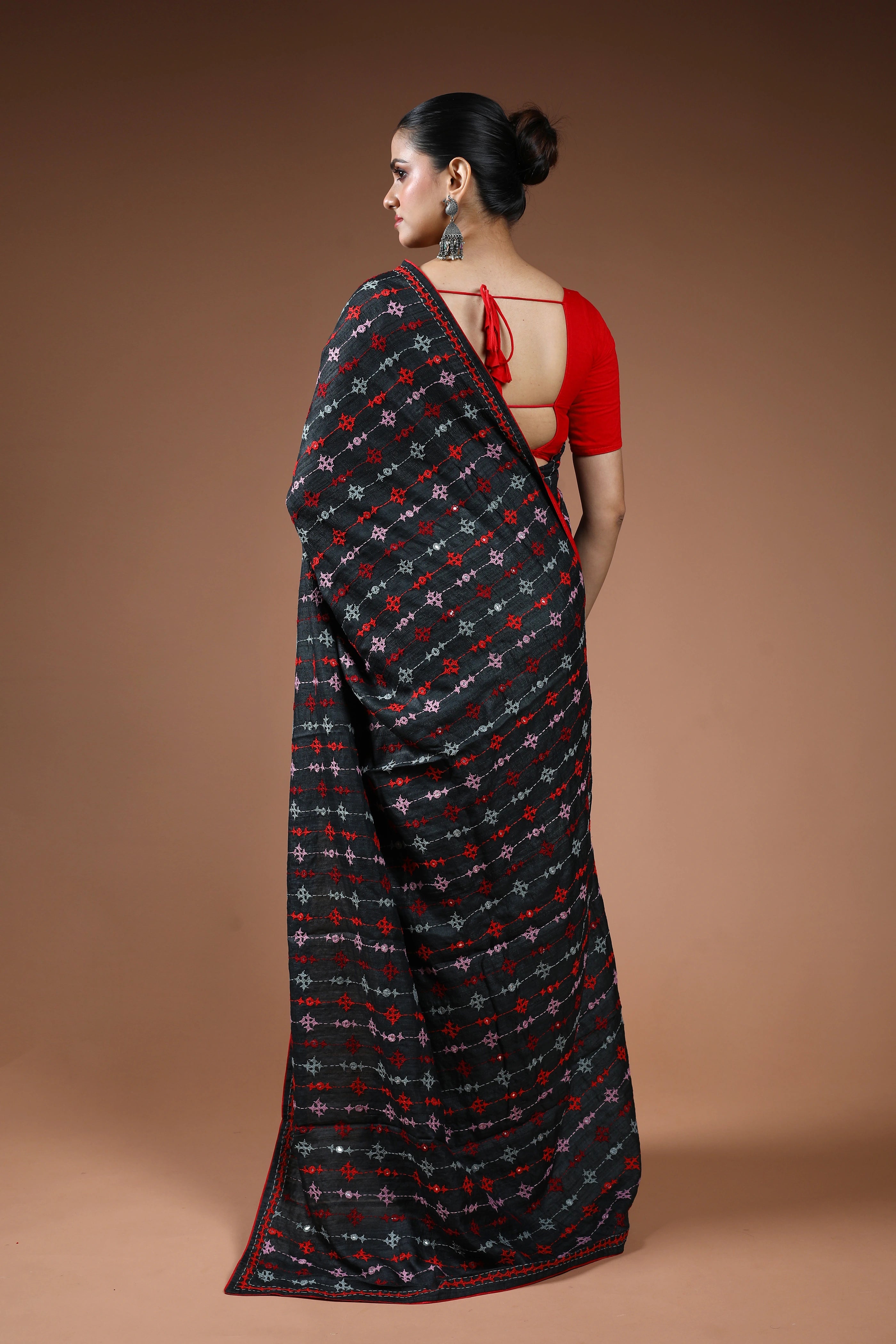 Black Tussar Hand Gujarati Saree With Blouse Piece