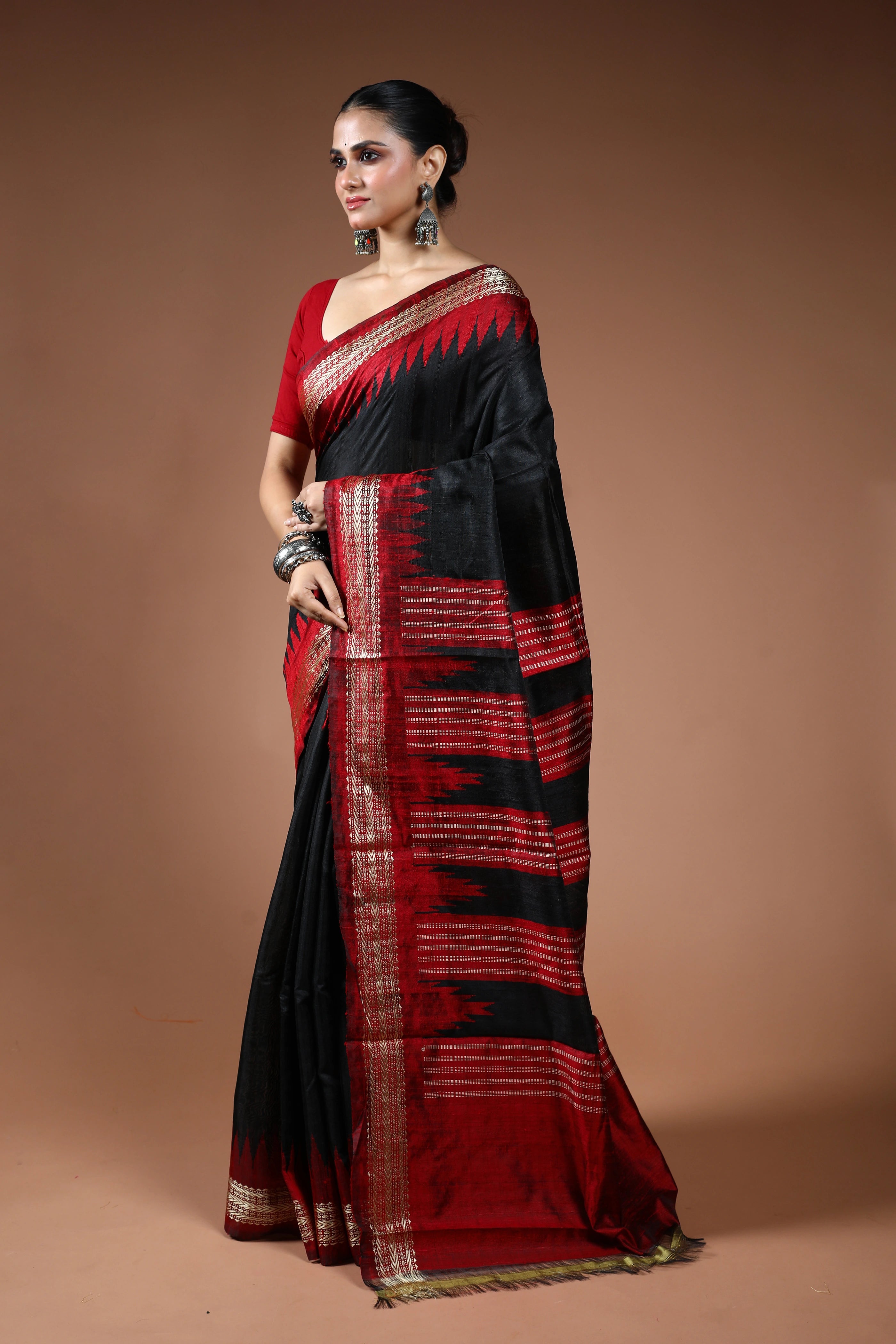 Black Chattisgarh Raw Silk Saree With Blouse Piece