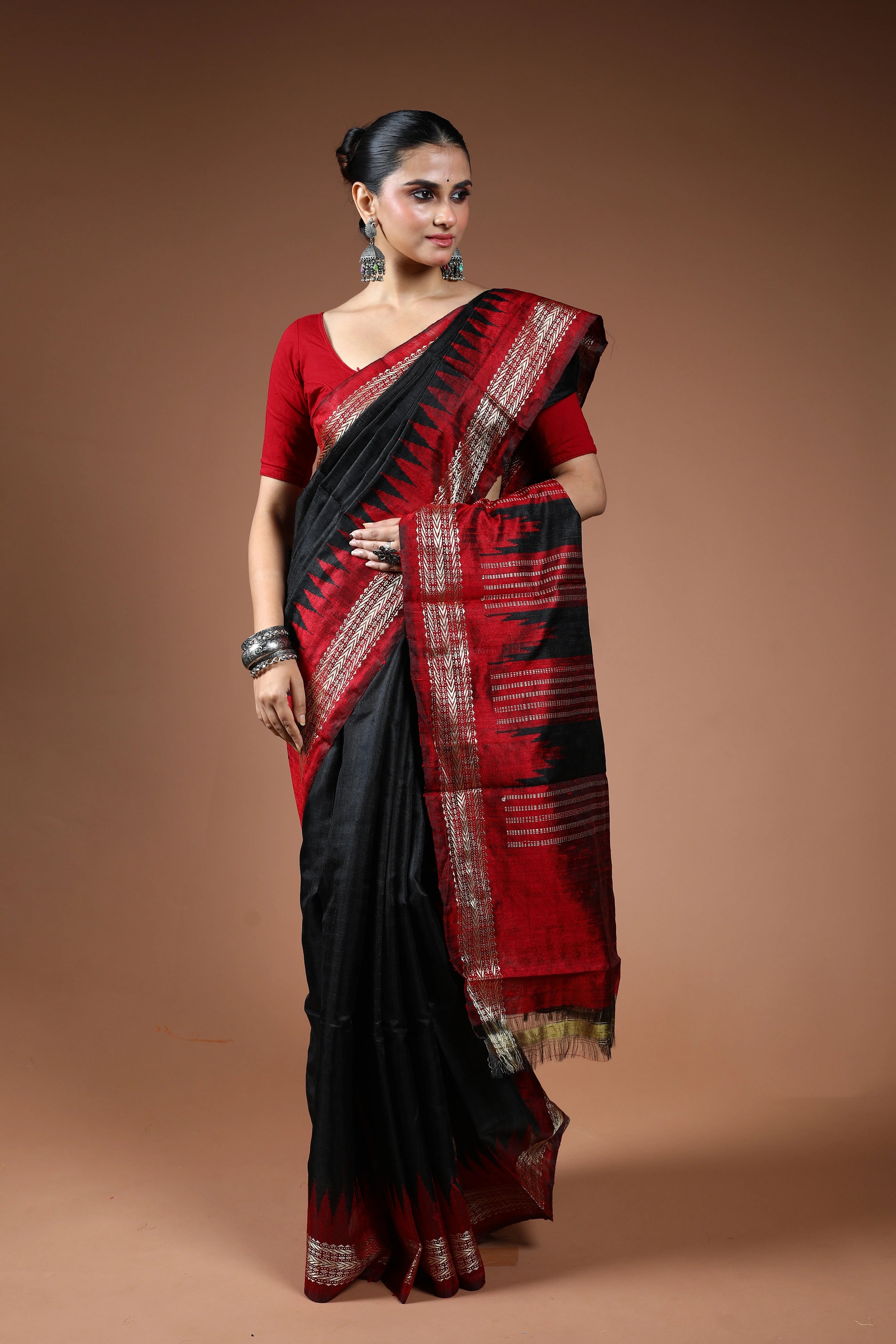 Black Chattisgarh Raw Silk Saree With Blouse Piece