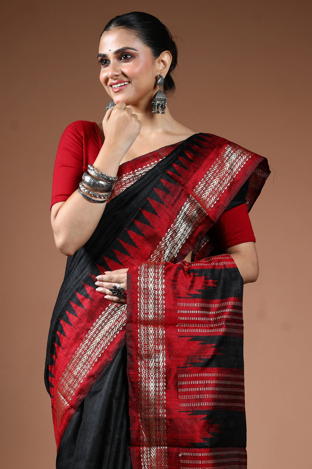 Black Chattisgarh Raw Silk Saree With Blouse Piece