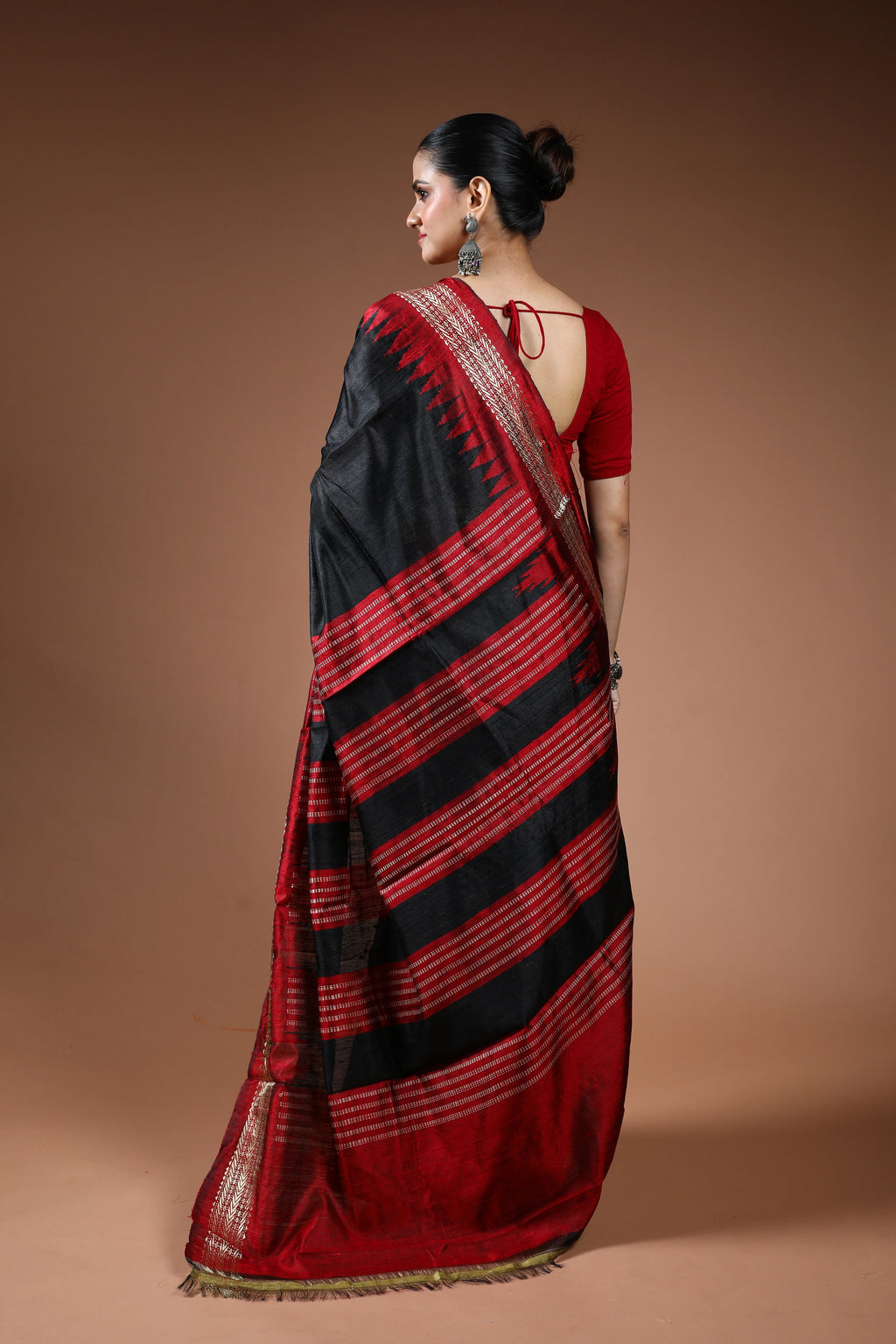 Black Chattisgarh Raw Silk Saree With Blouse Piece