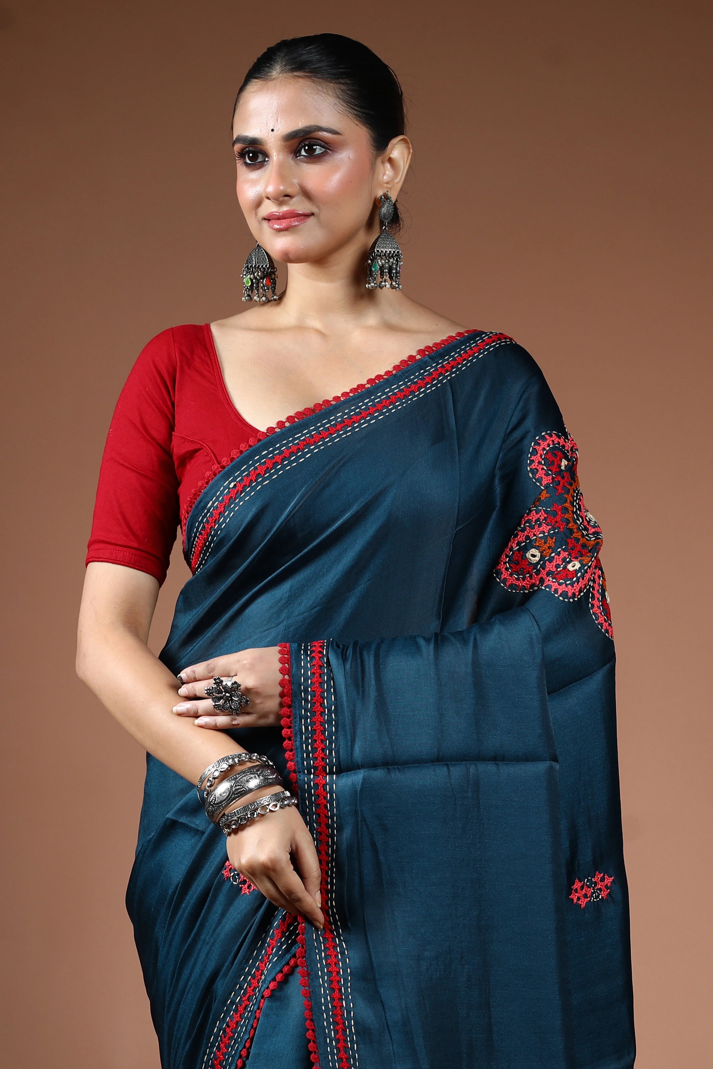 Midnight Blue Linen Gujarati Work Saree With Blouse Piece