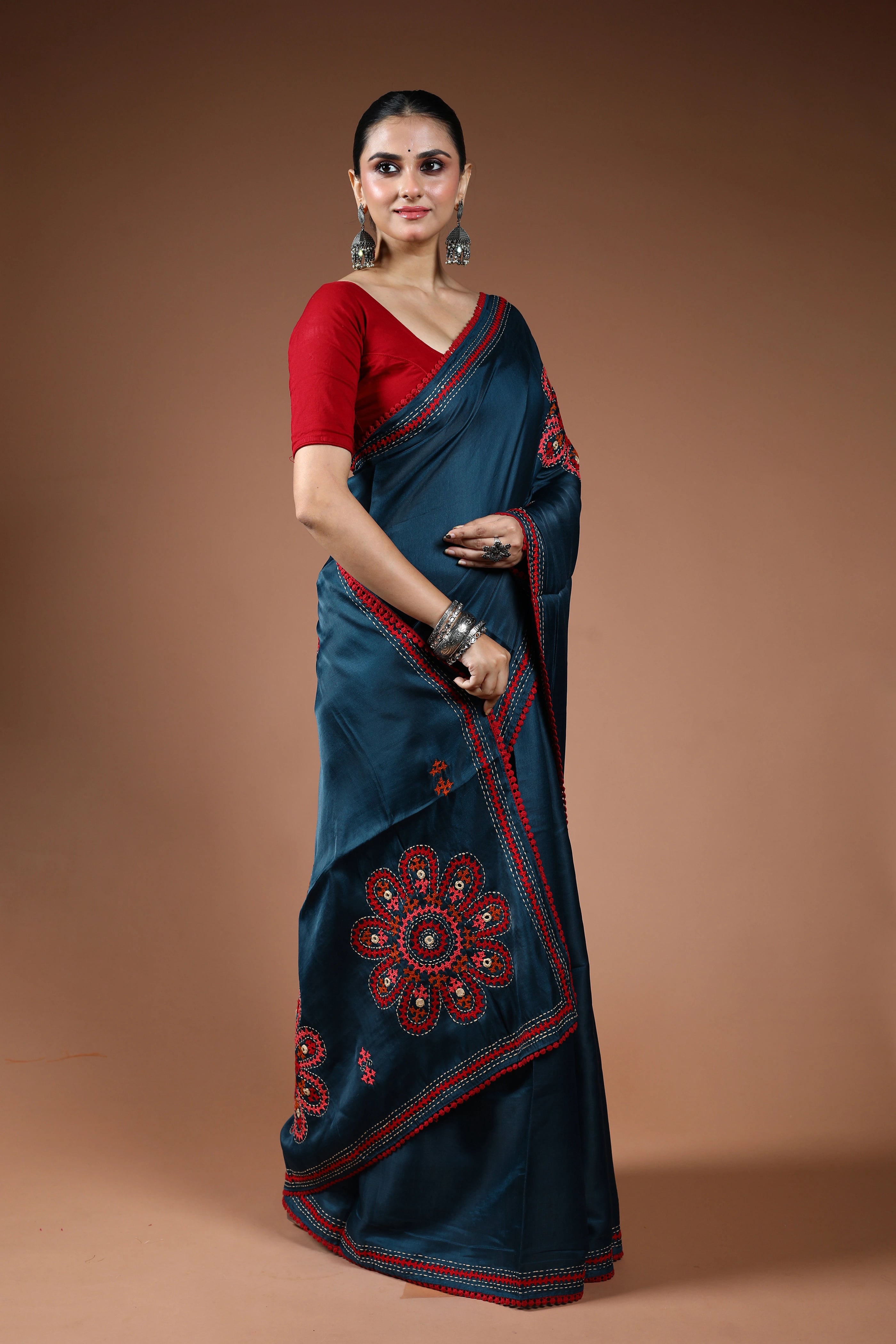 Midnight Blue Linen Gujarati Work Saree With Blouse Piece
