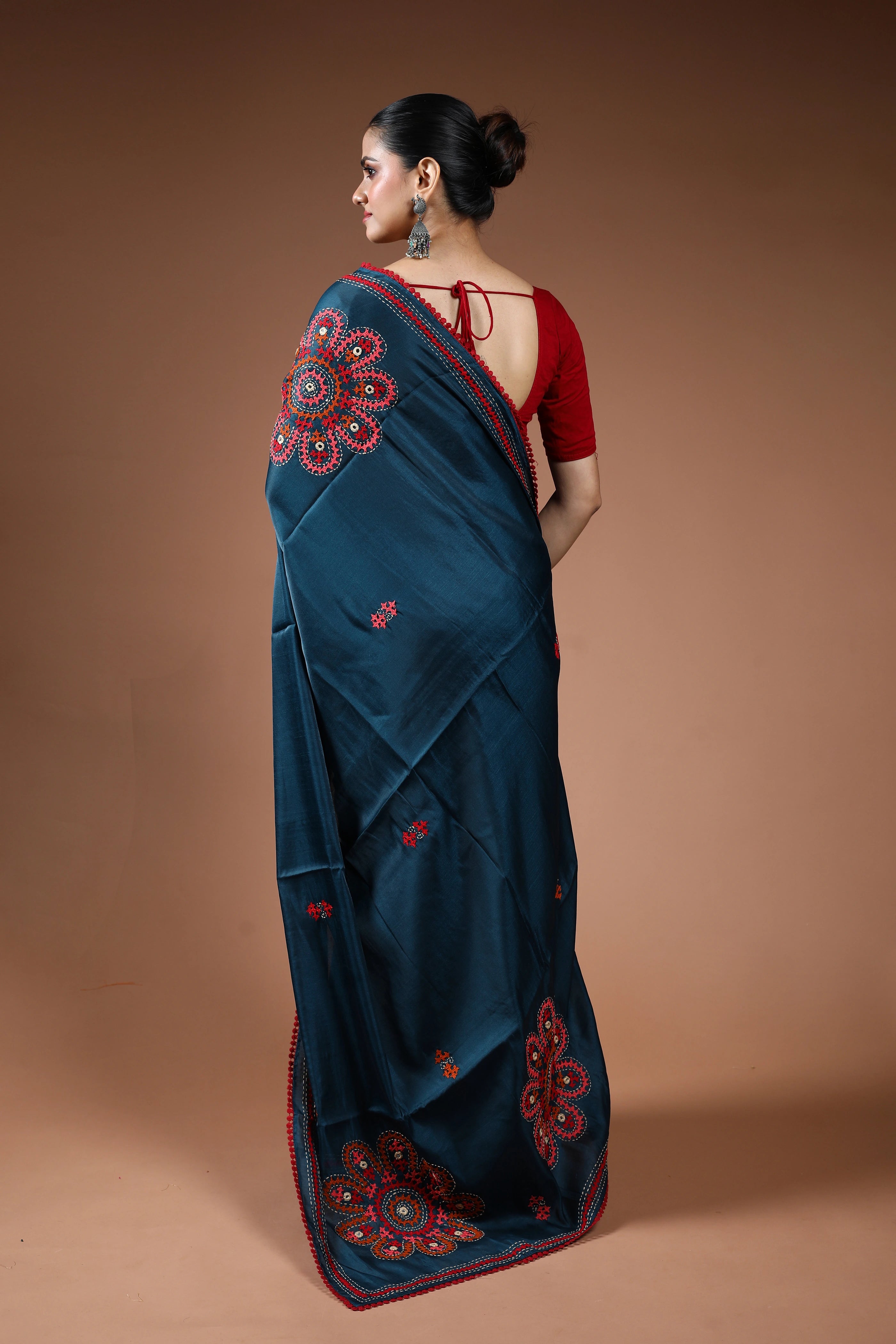 Midnight Blue Linen Gujarati Work Saree With Blouse Piece