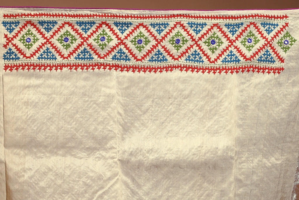 Offwhite Tussar Hand Gujarati Saree With Blouse Piece