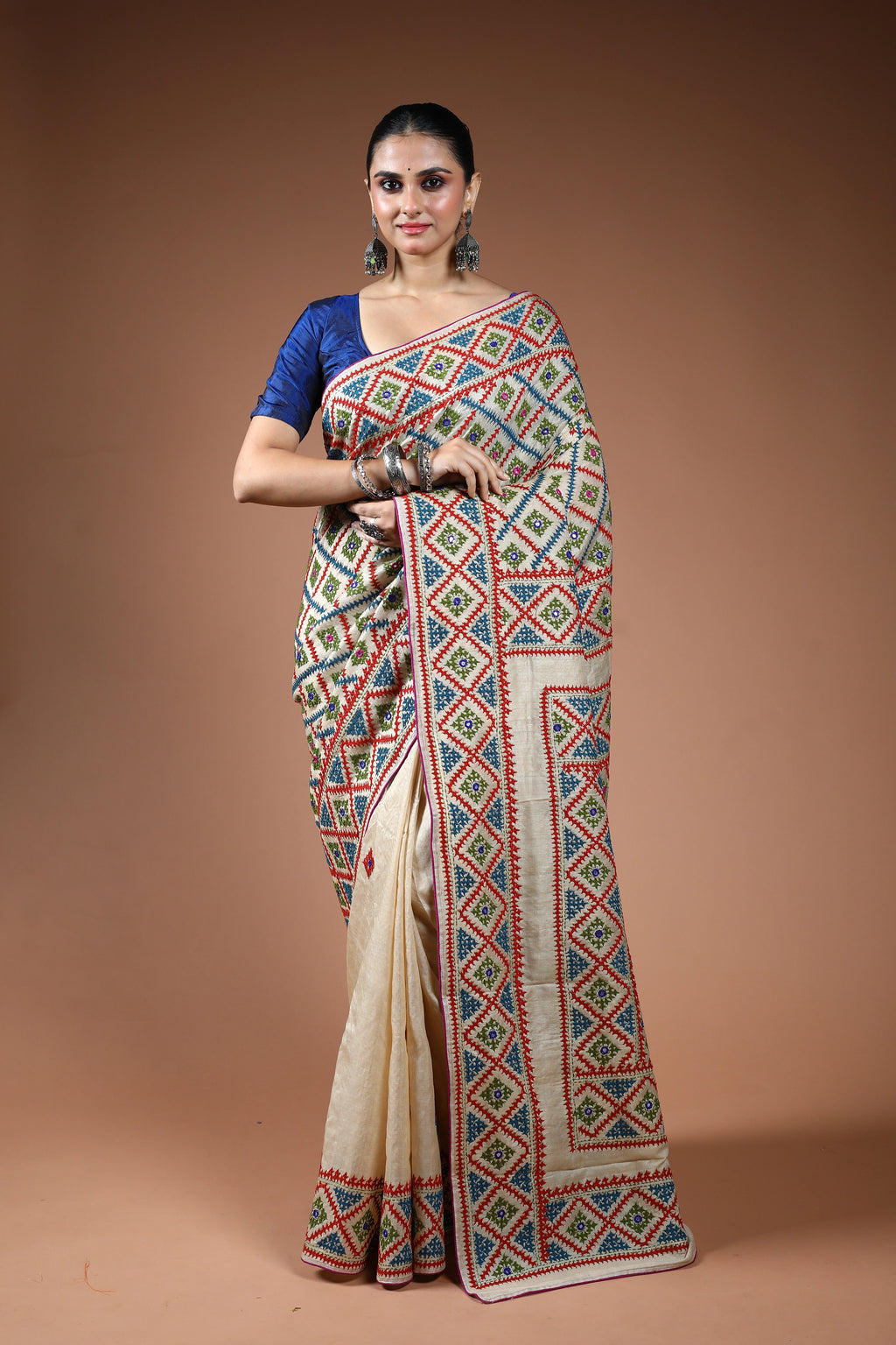 Offwhite Tussar Hand Gujarati Saree With Blouse Piece
