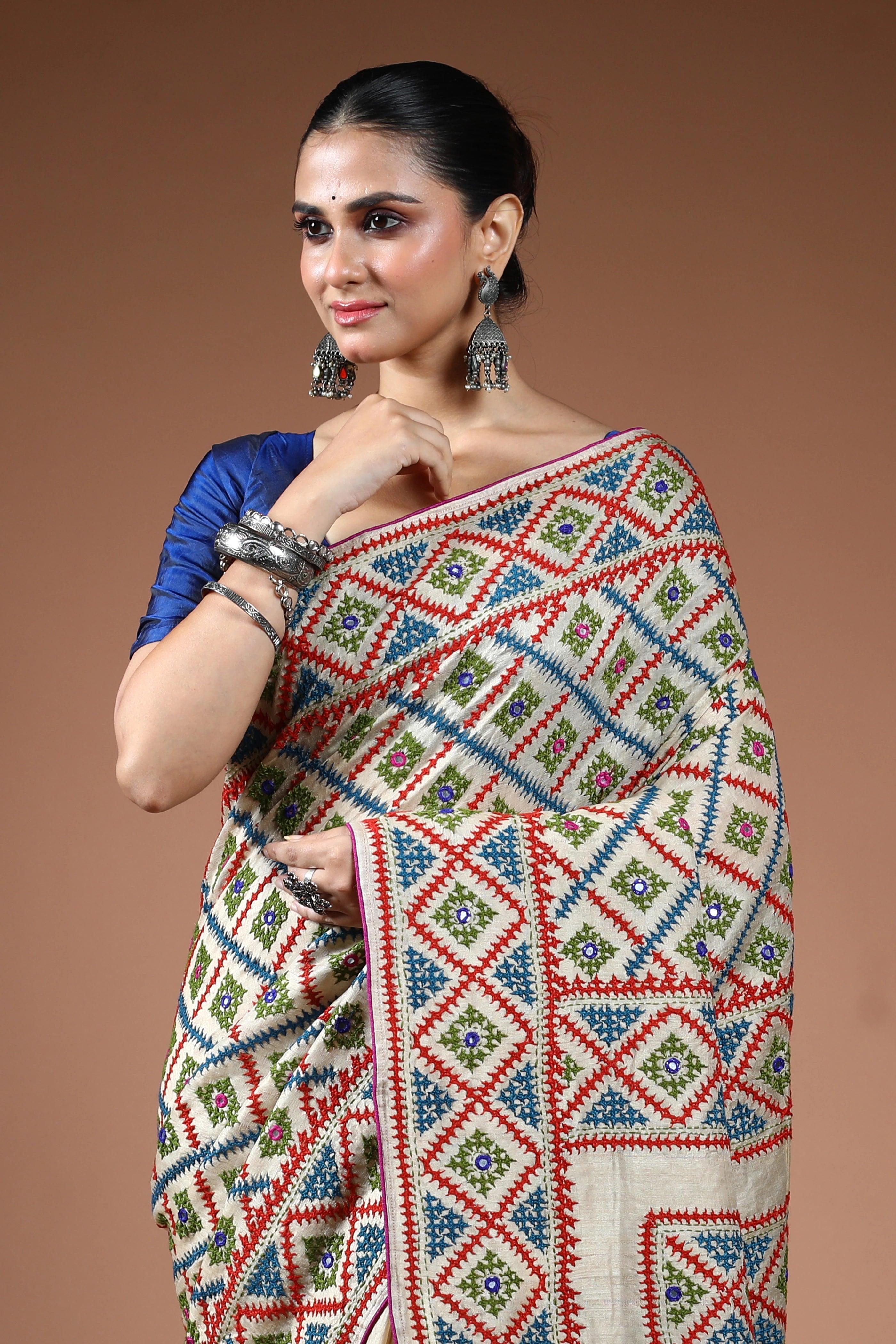Offwhite Tussar Hand Gujarati Saree With Blouse Piece