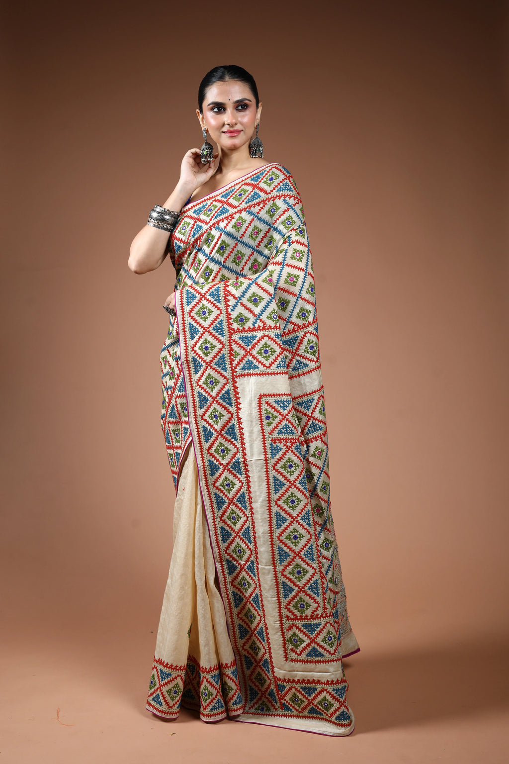 Offwhite Tussar Hand Gujarati Saree With Blouse Piece