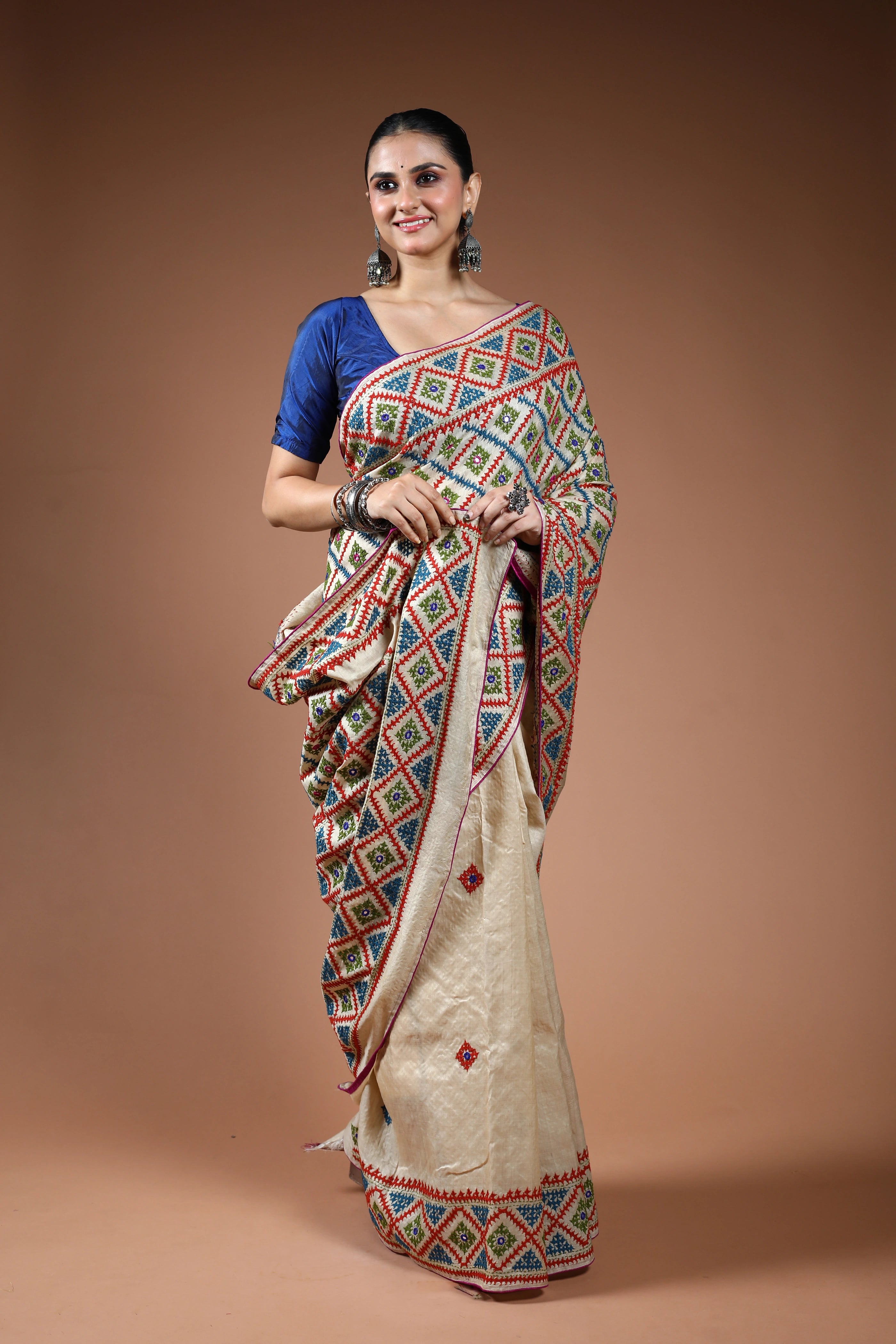 Offwhite Tussar Hand Gujarati Saree With Blouse Piece