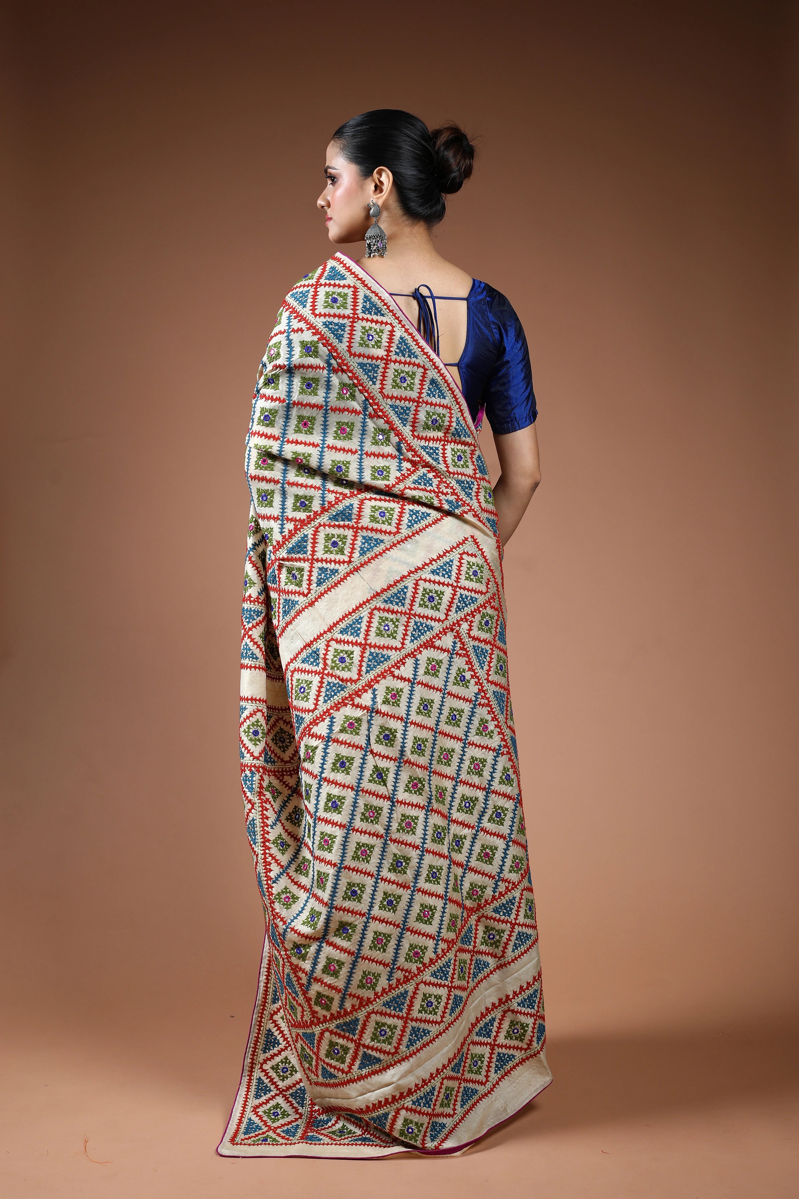 Offwhite Tussar Hand Gujarati Saree With Blouse Piece