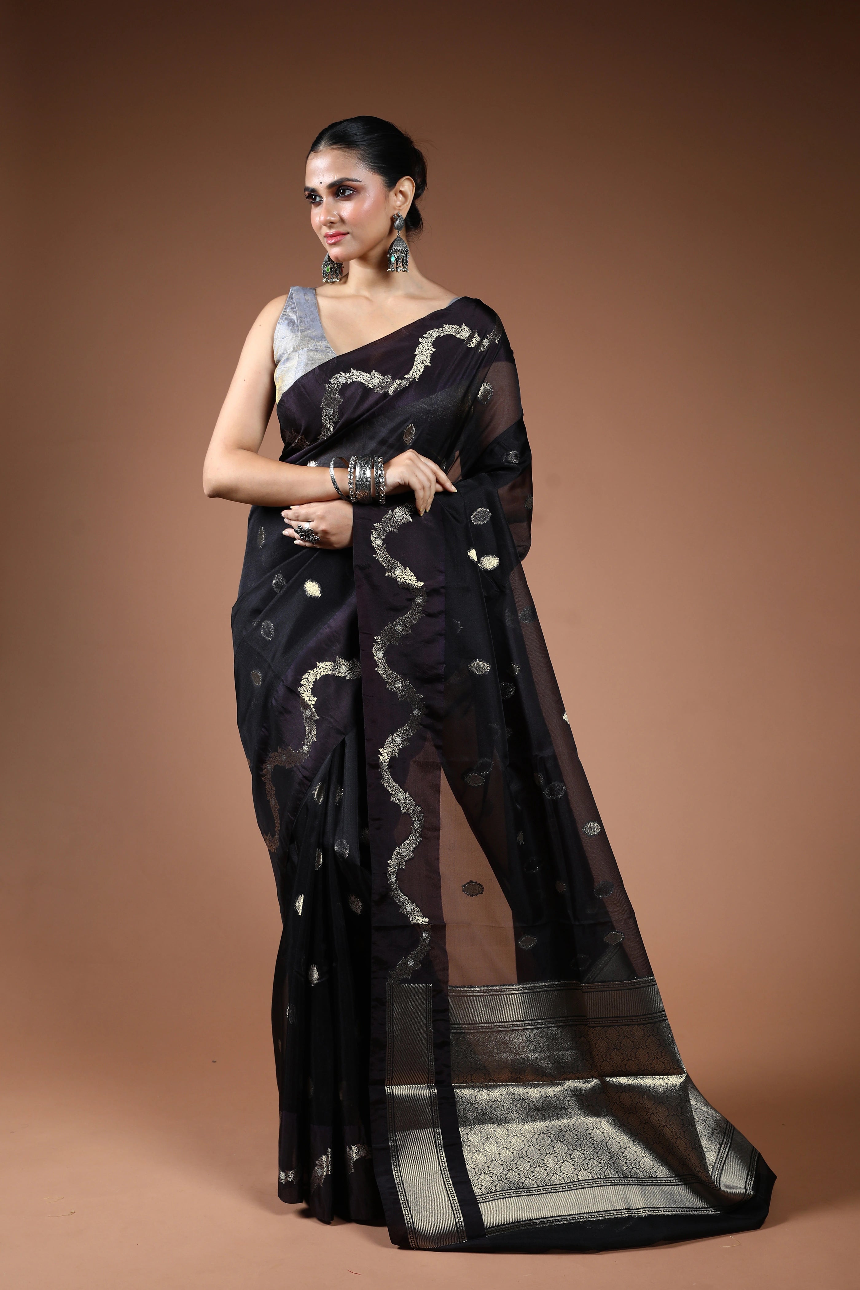 Black Semi Kora Banarasi Saree With Blouse Piece
