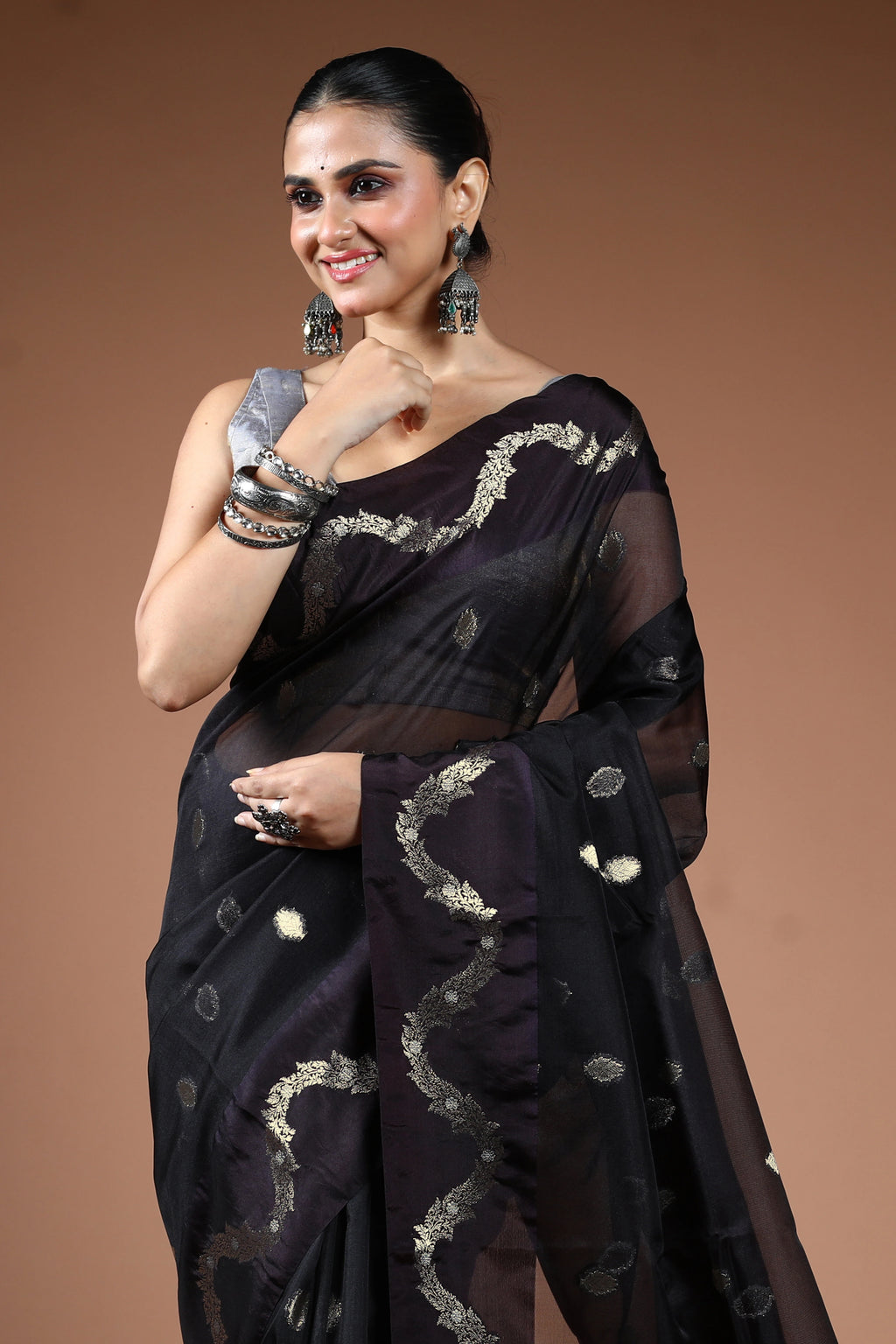 Black Semi Kora Banarasi Saree With Blouse Piece