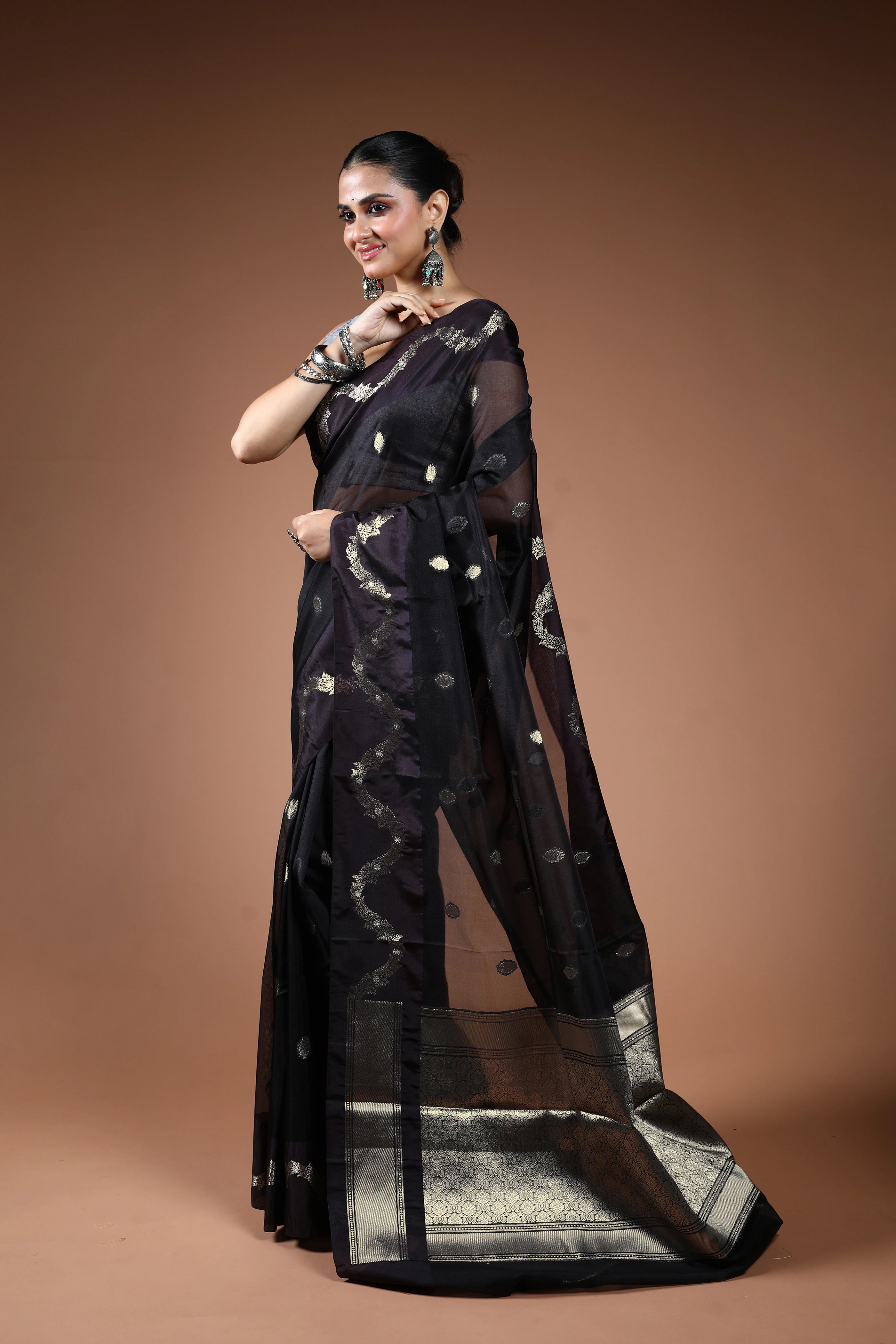 Black Semi Kora Banarasi Saree With Blouse Piece