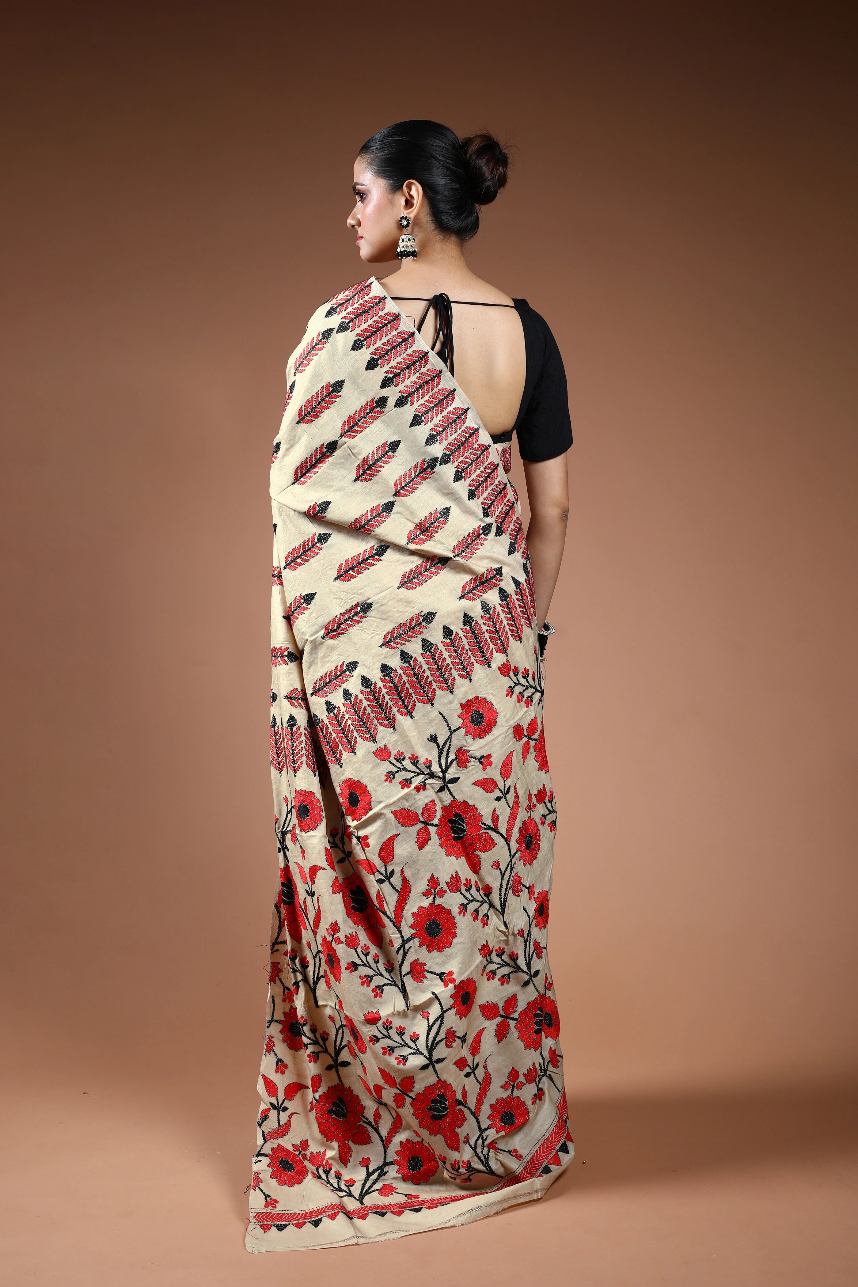 Offwhite Tussar Kantha Saree With Blouse Piece