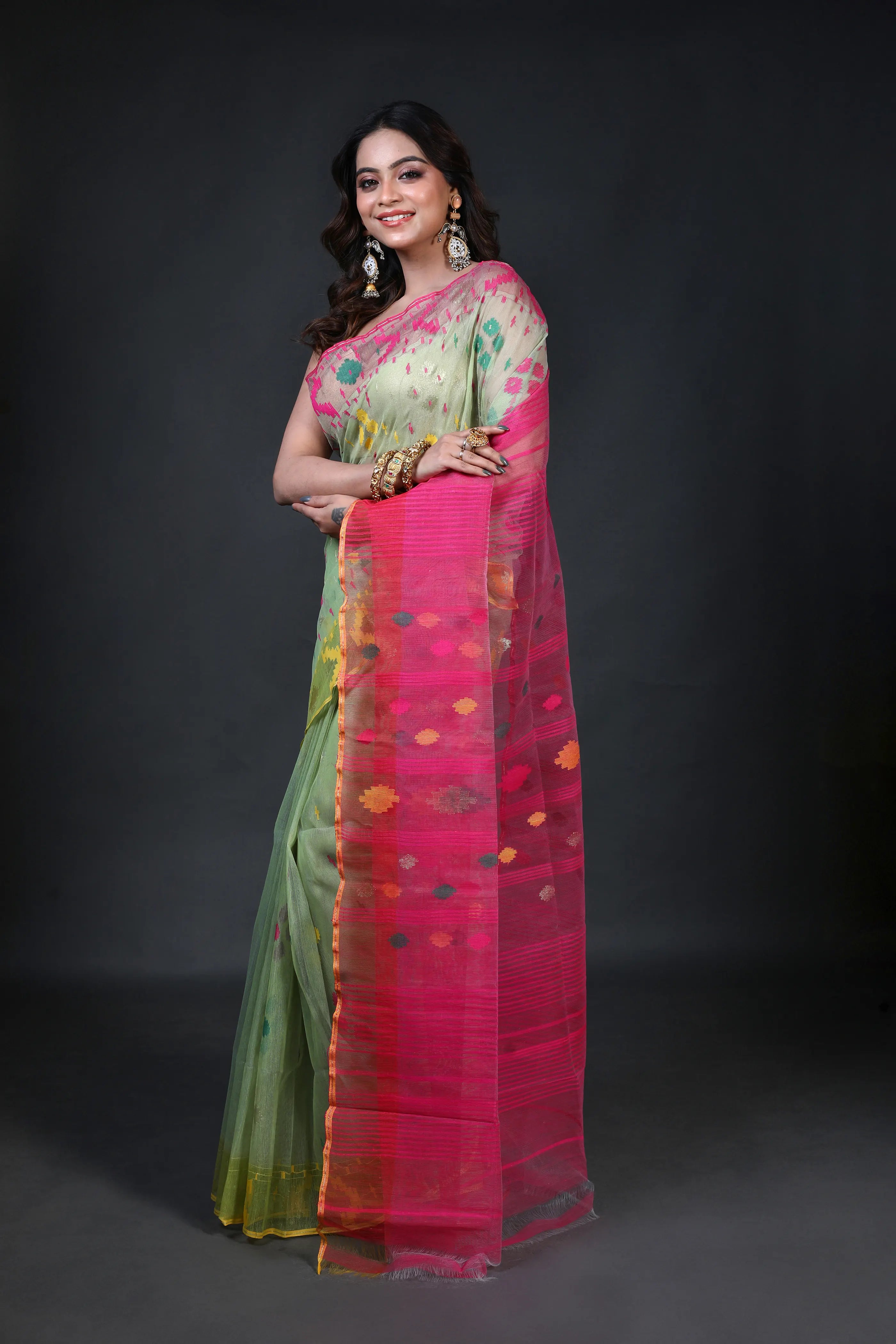 Green Rani Dhakai Jamdani Saree With Blouse Piece