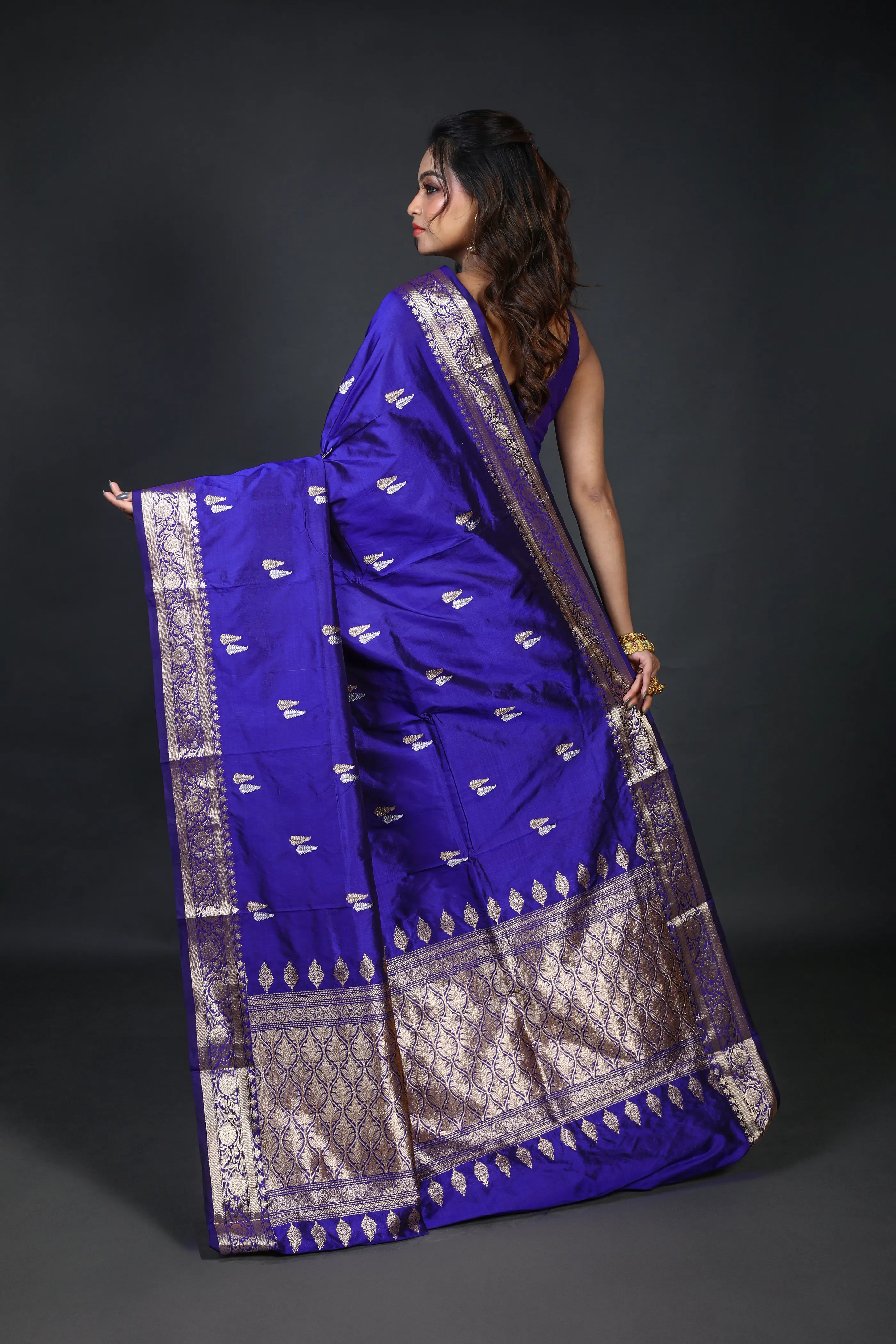 Navi Blue Katan Banarasi Saree With Blouse Piece