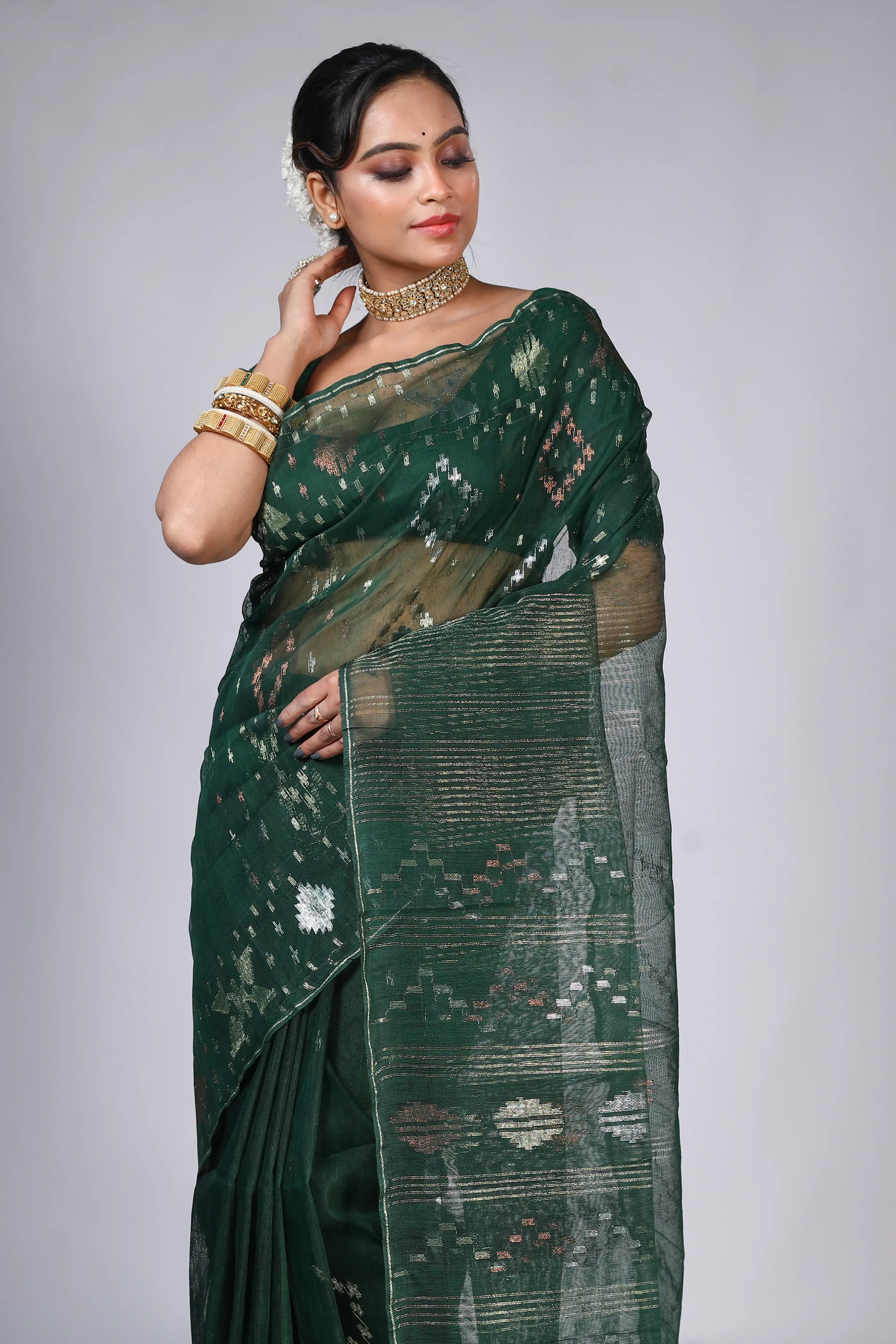 Green Dhakai Jamdani Saree With Blouse Piece