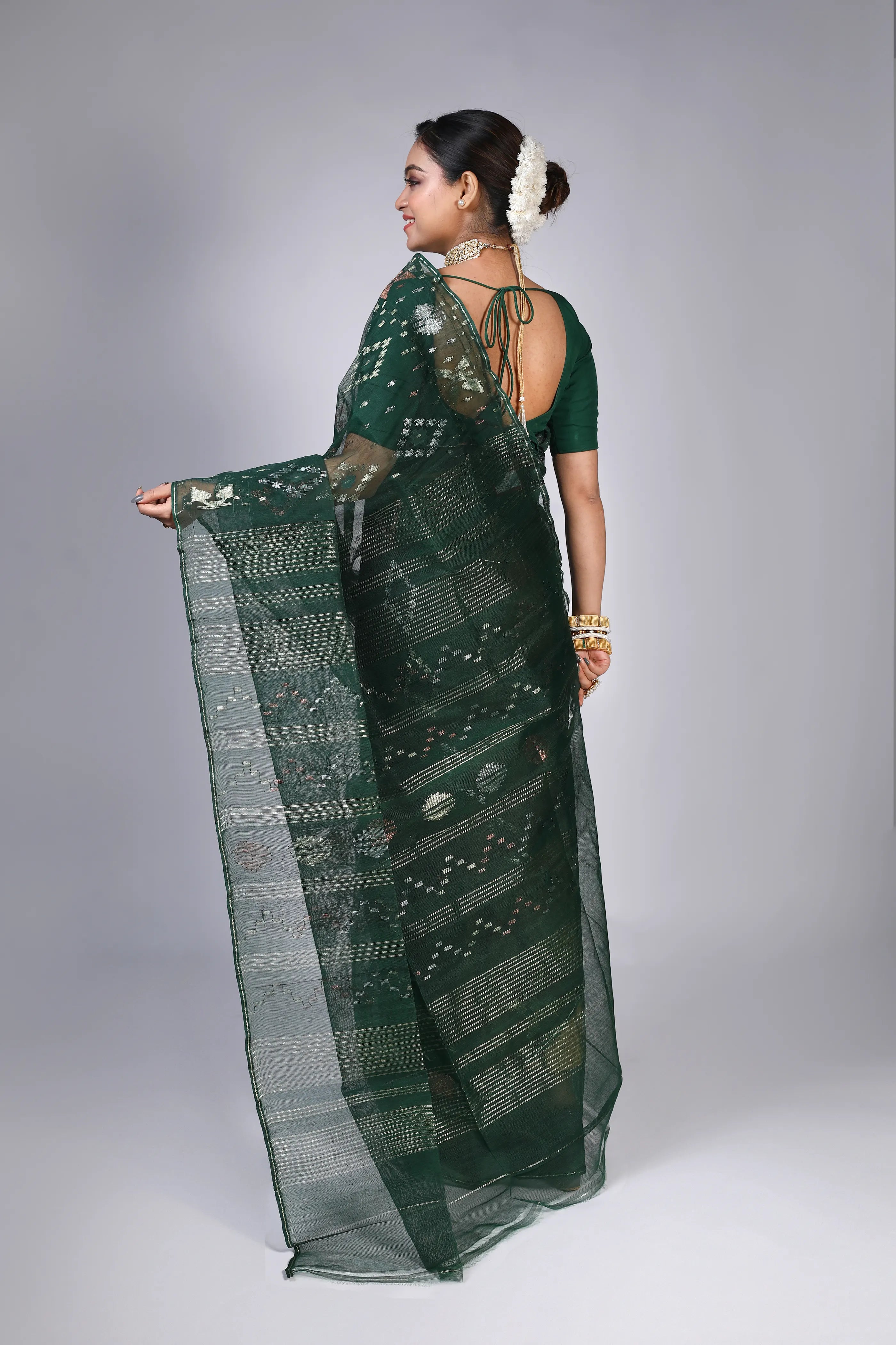 Green Dhakai Jamdani Saree With Blouse Piece