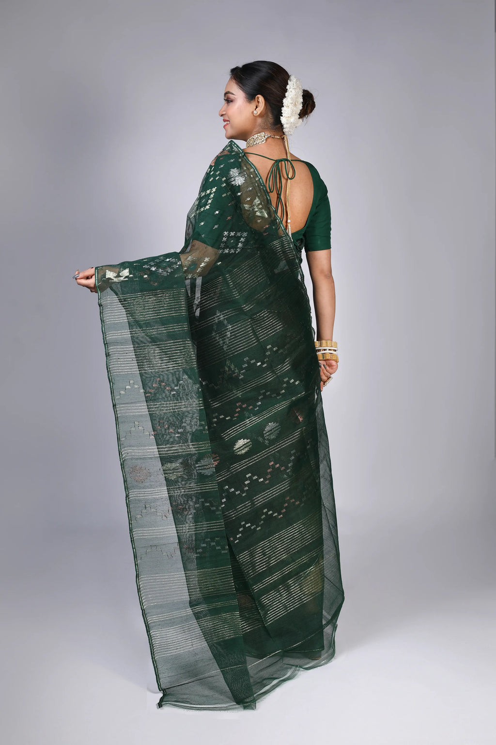 Green Dhakai Jamdani Saree With Blouse Piece