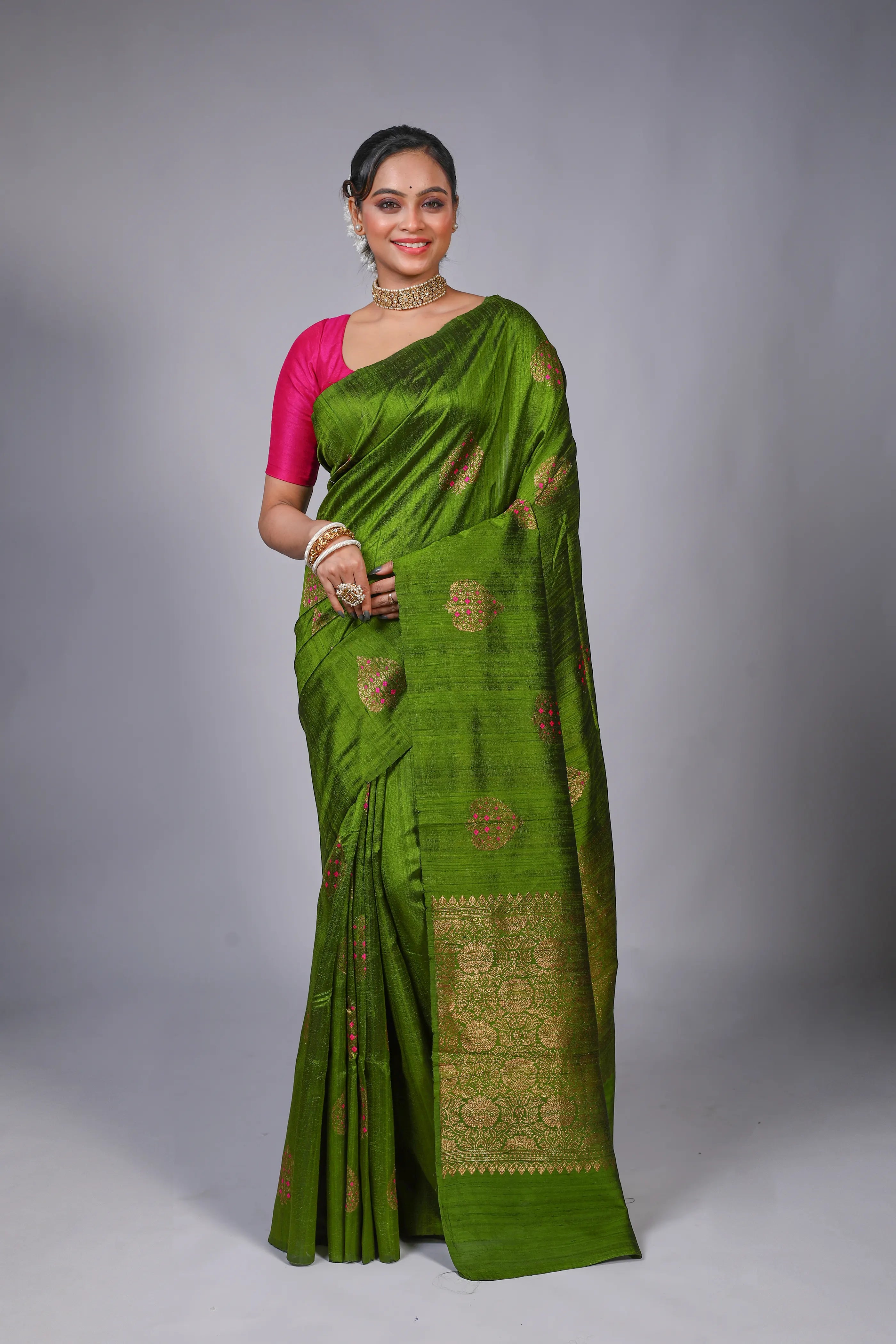 Deep Olive Green Raw Silk Banarasi Saree With Blouse Piece