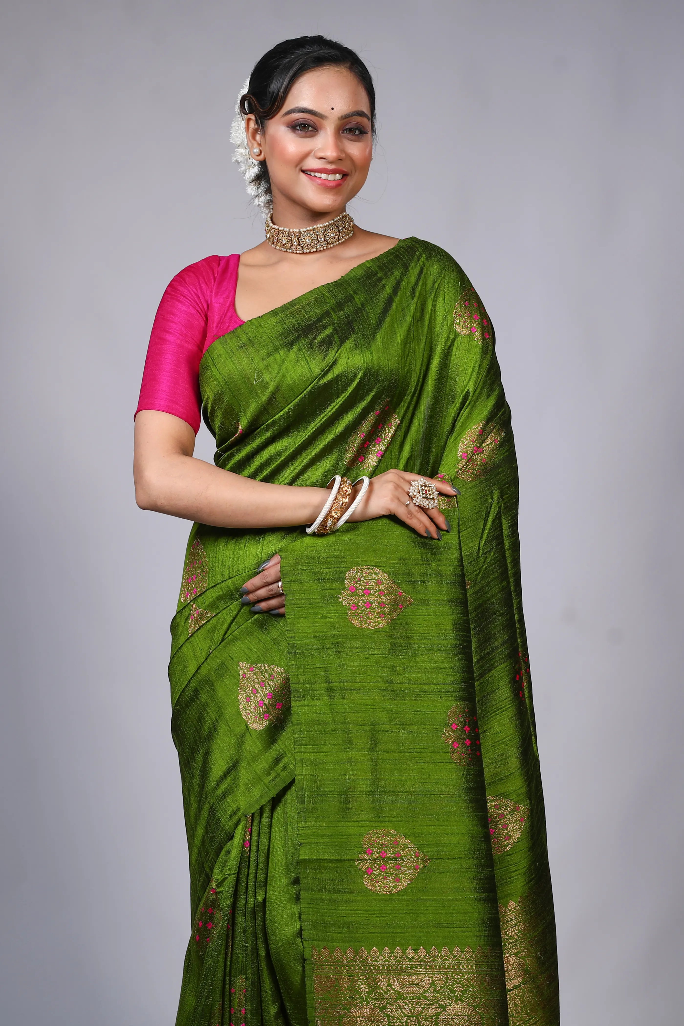Deep Olive Green Raw Silk Banarasi Saree With Blouse Piece