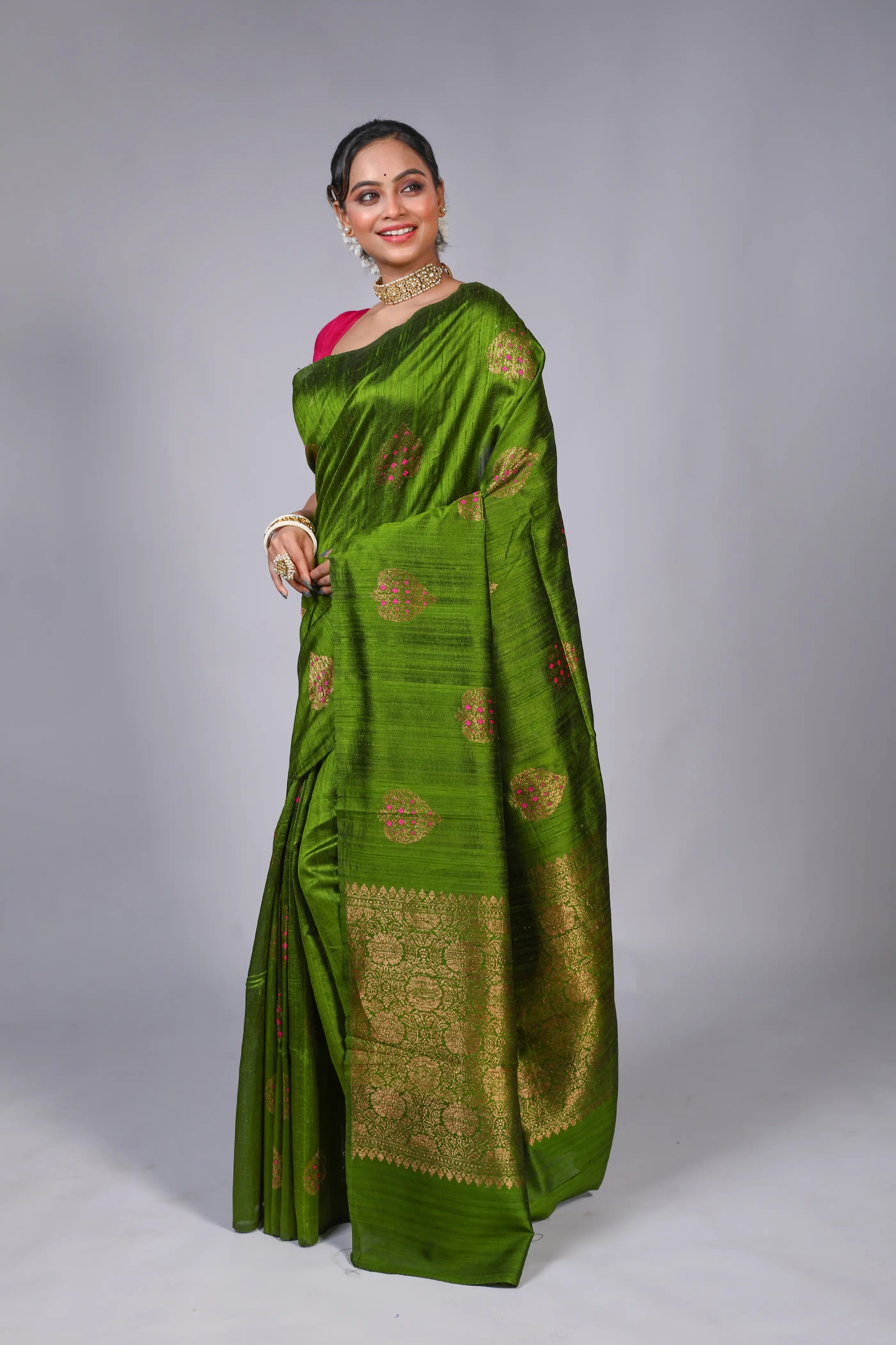 Deep Olive Green Raw Silk Banarasi Saree With Blouse Piece