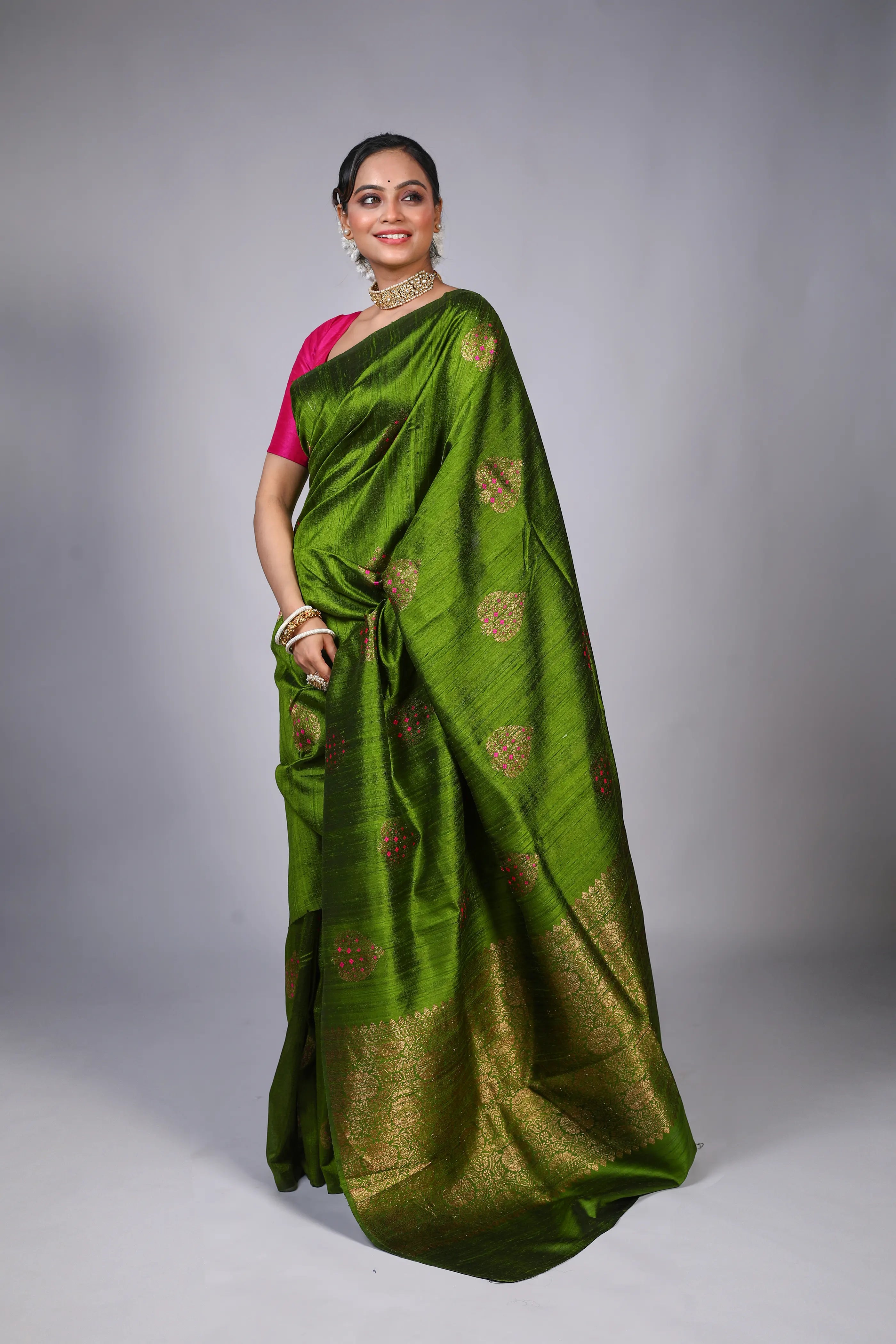 Deep Olive Green Raw Silk Banarasi Saree With Blouse Piece