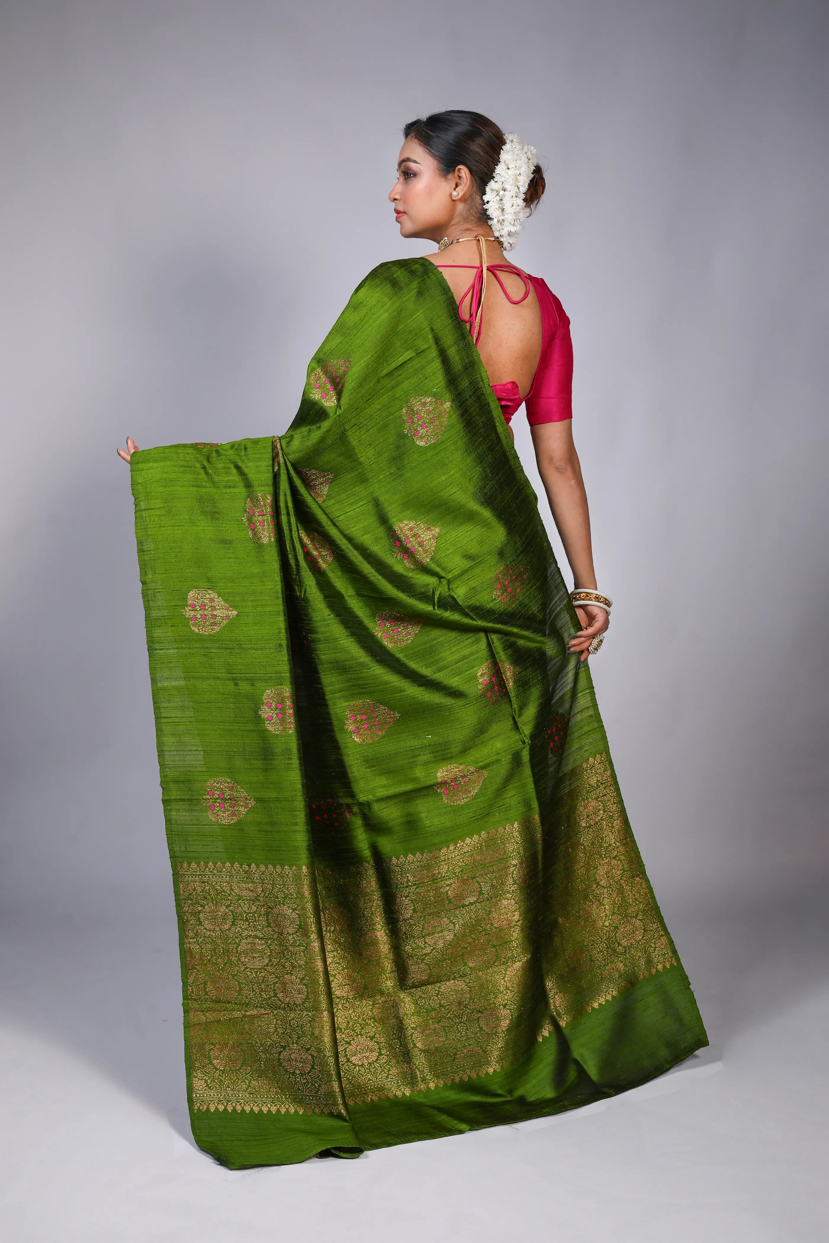Deep Olive Green Raw Silk Banarasi Saree With Blouse Piece