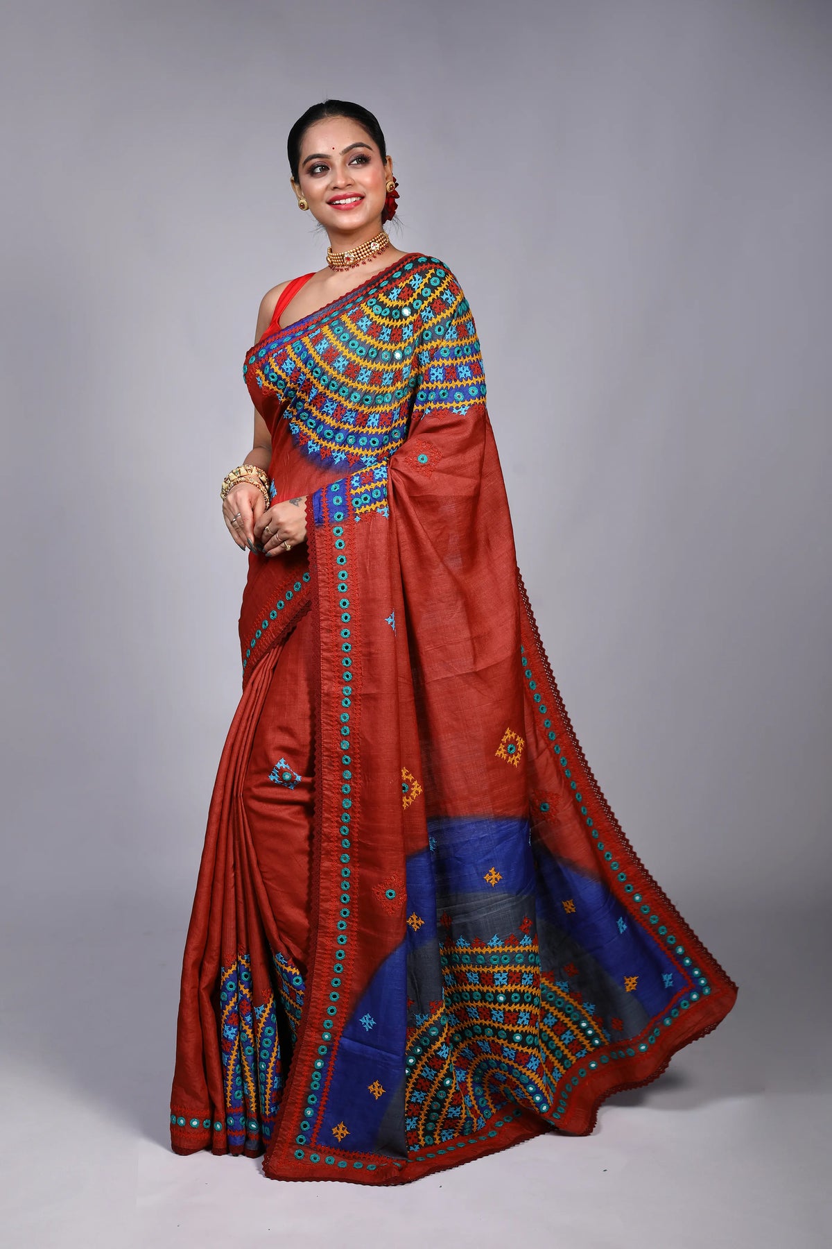 Red Tussar Gujarati Saree With Blouse Piece