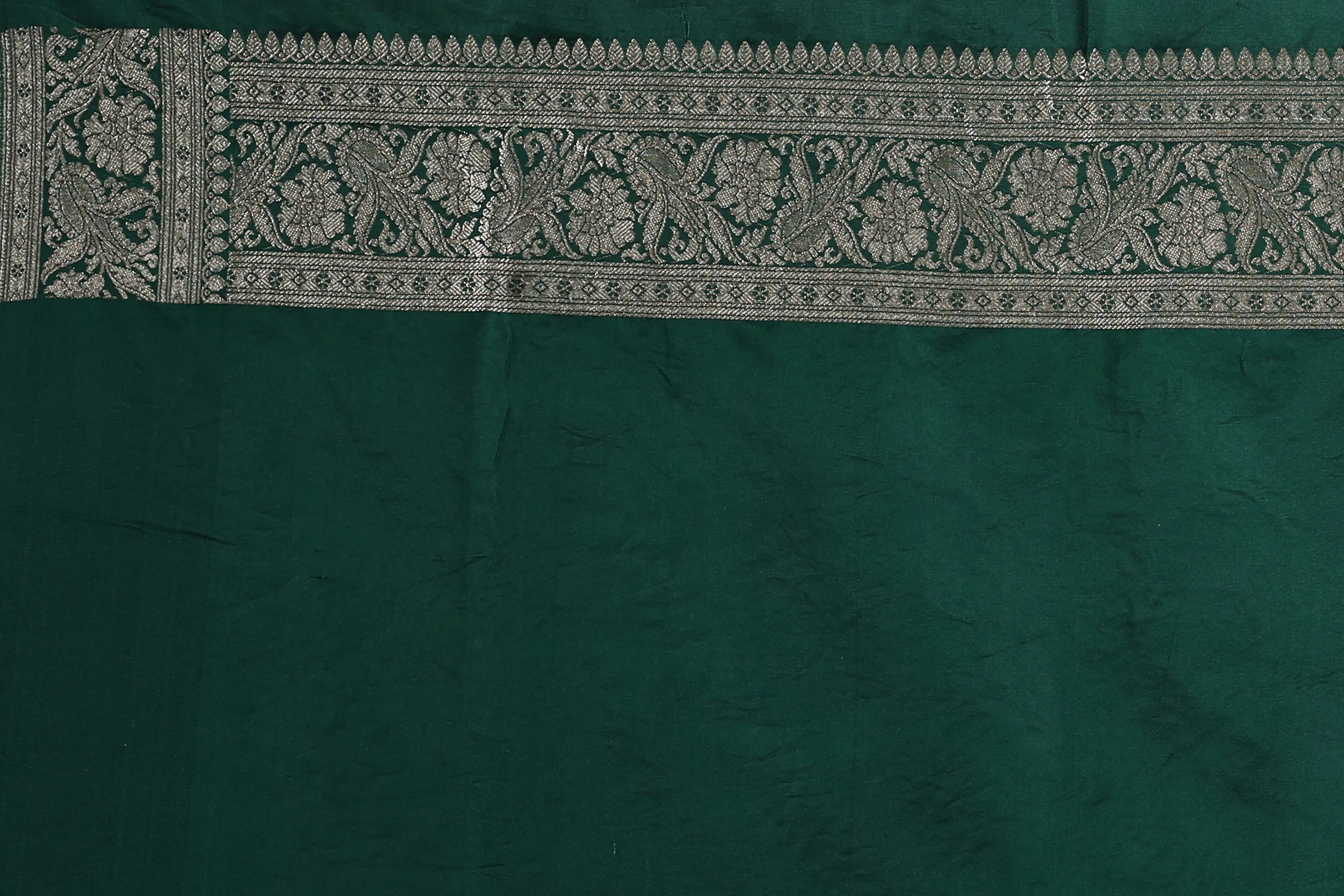 Bottle Green Blended Katan Banarasi Saree With Blouse Piece