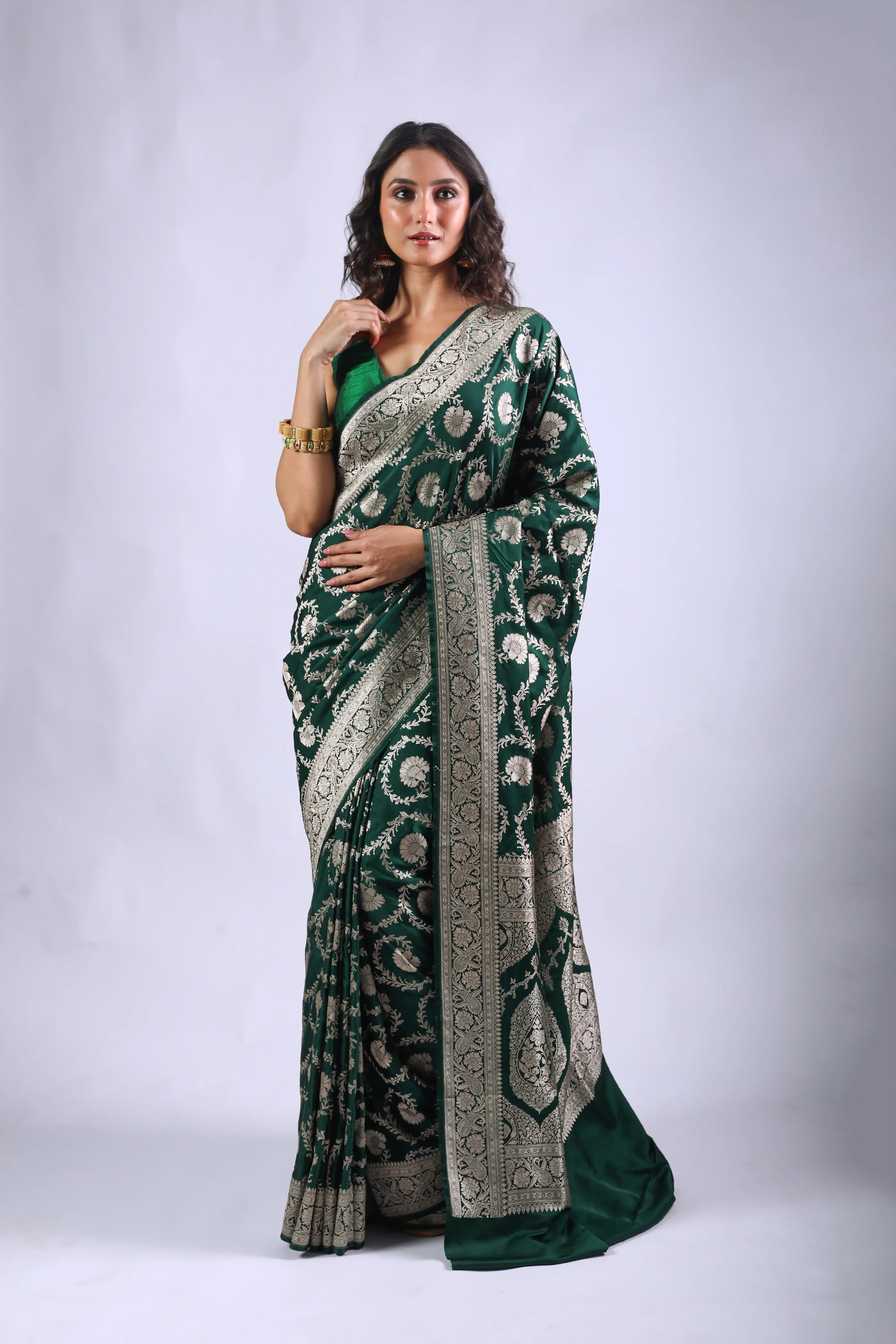 Bottle Green Blended Katan Banarasi Saree With Blouse Piece