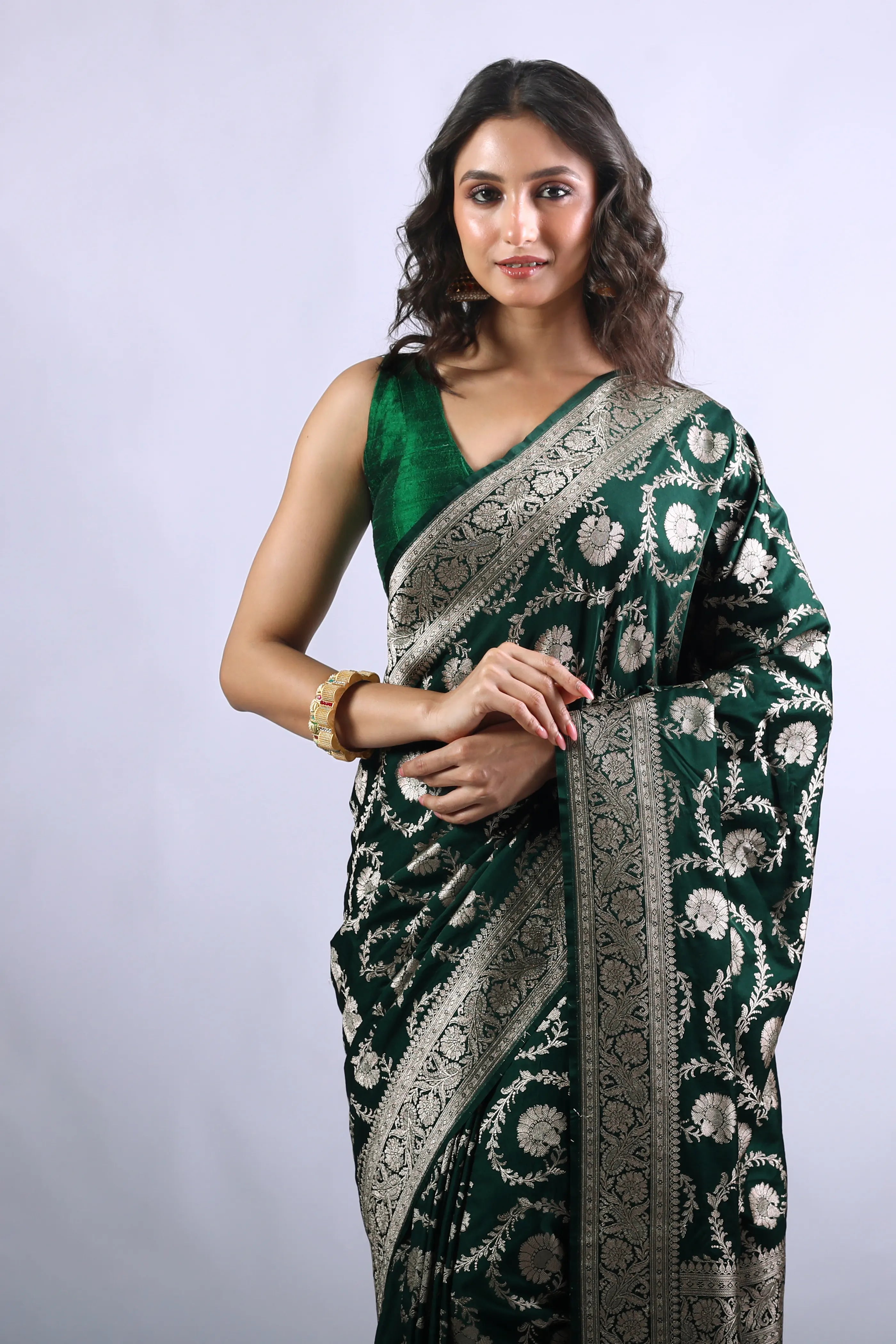 Bottle Green Blended Katan Banarasi Saree With Blouse Piece