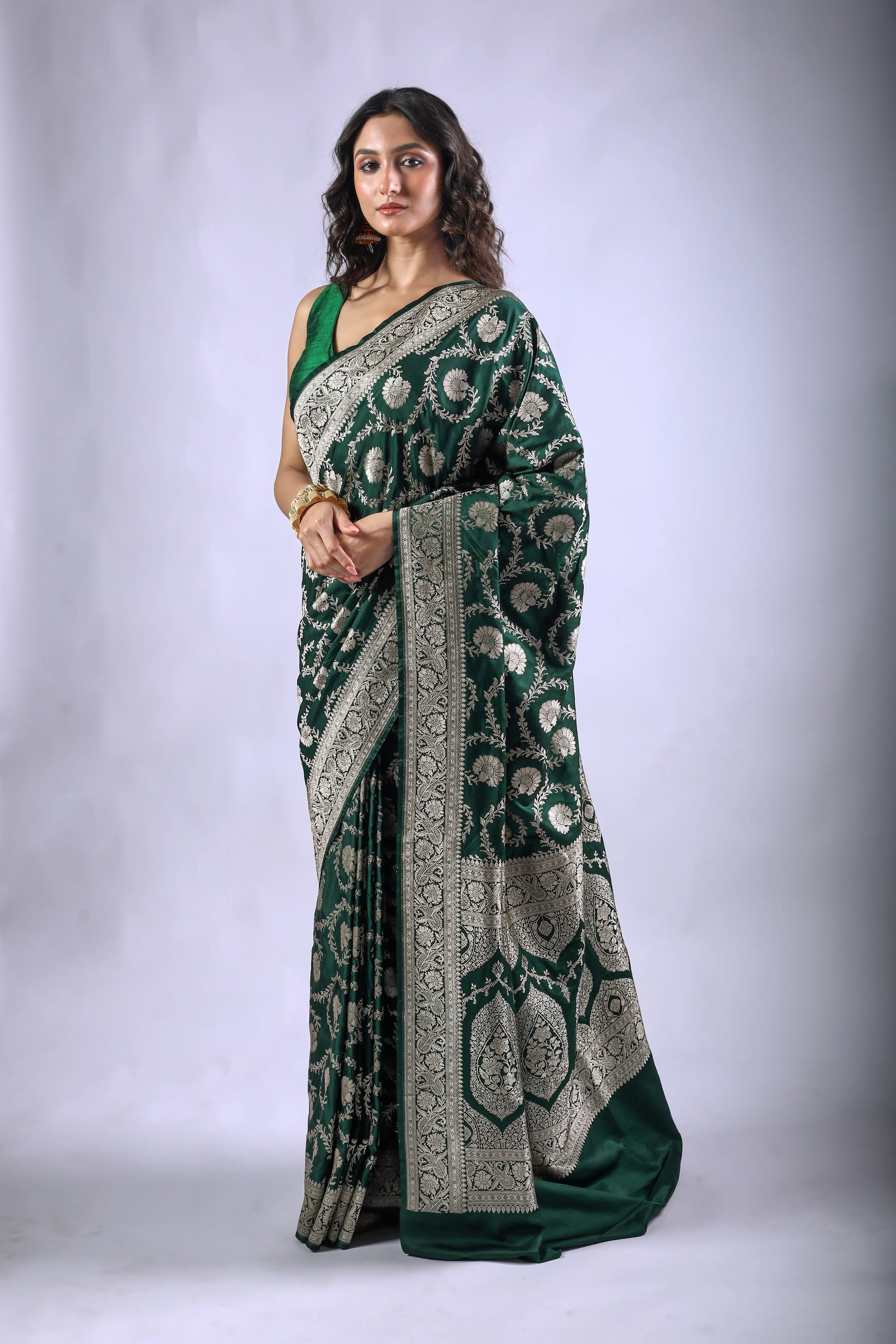 Bottle Green Blended Katan Banarasi Saree With Blouse Piece