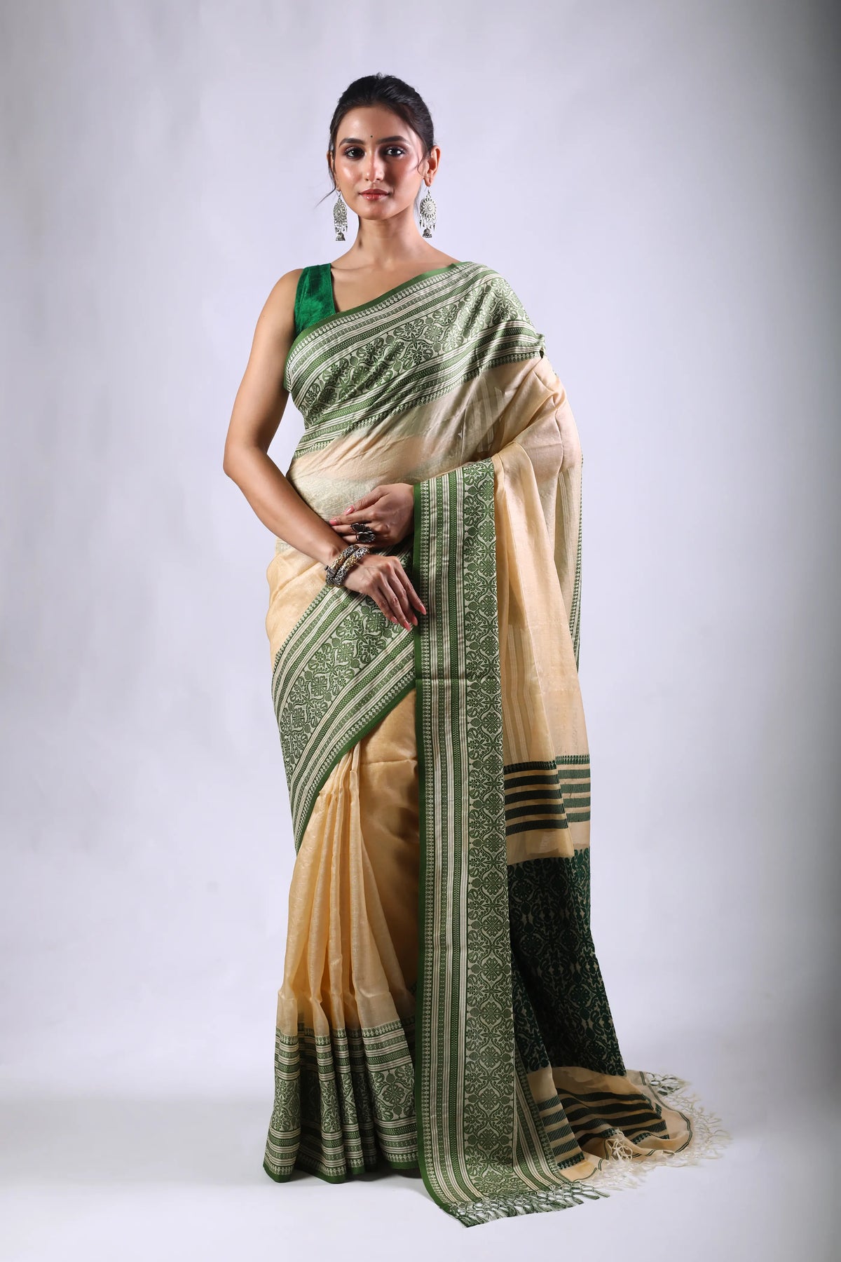 Bottle Green Offwhite Tussar Saree With Blouse Piece