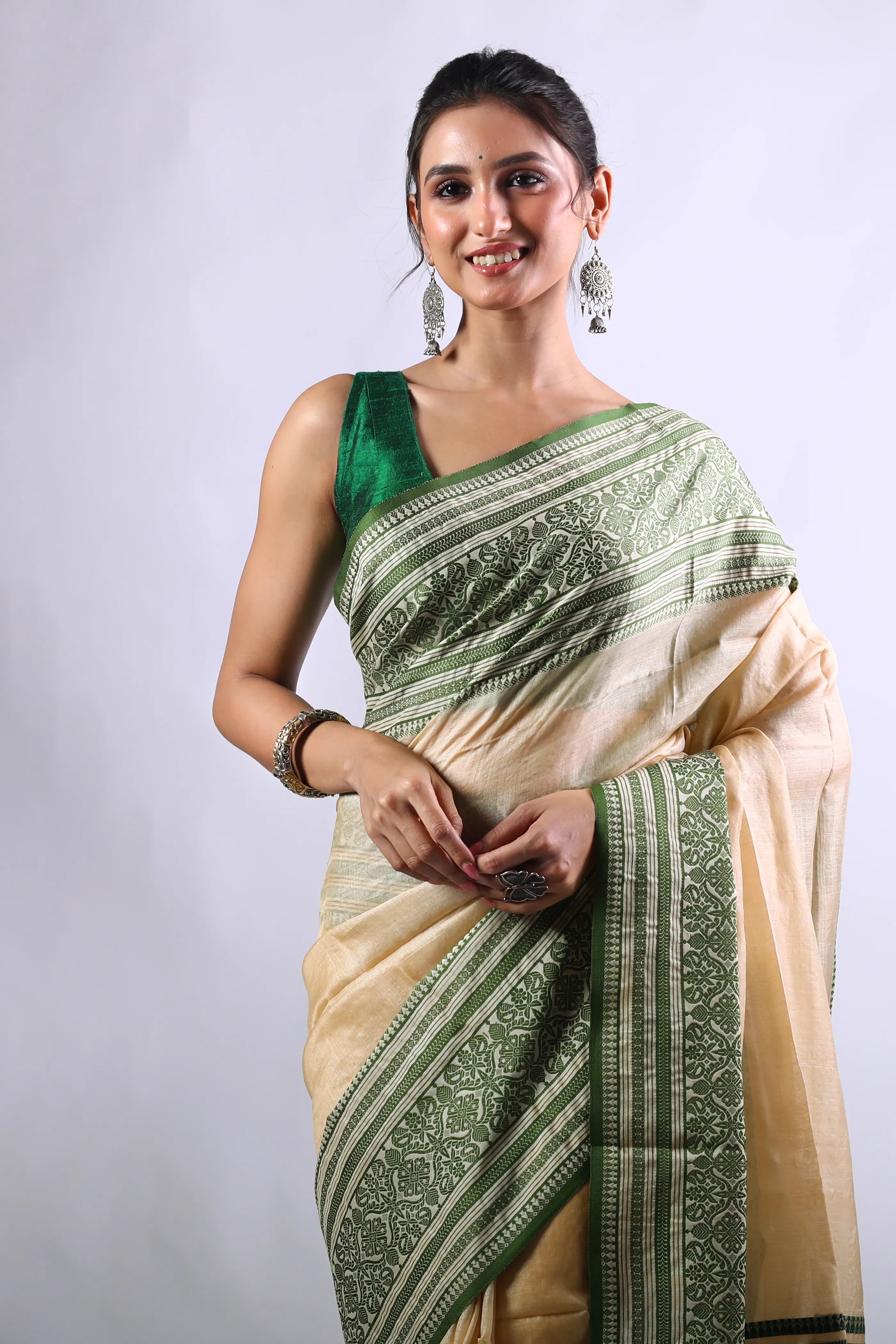 Bottle Green Offwhite Tussar Saree With Blouse Piece