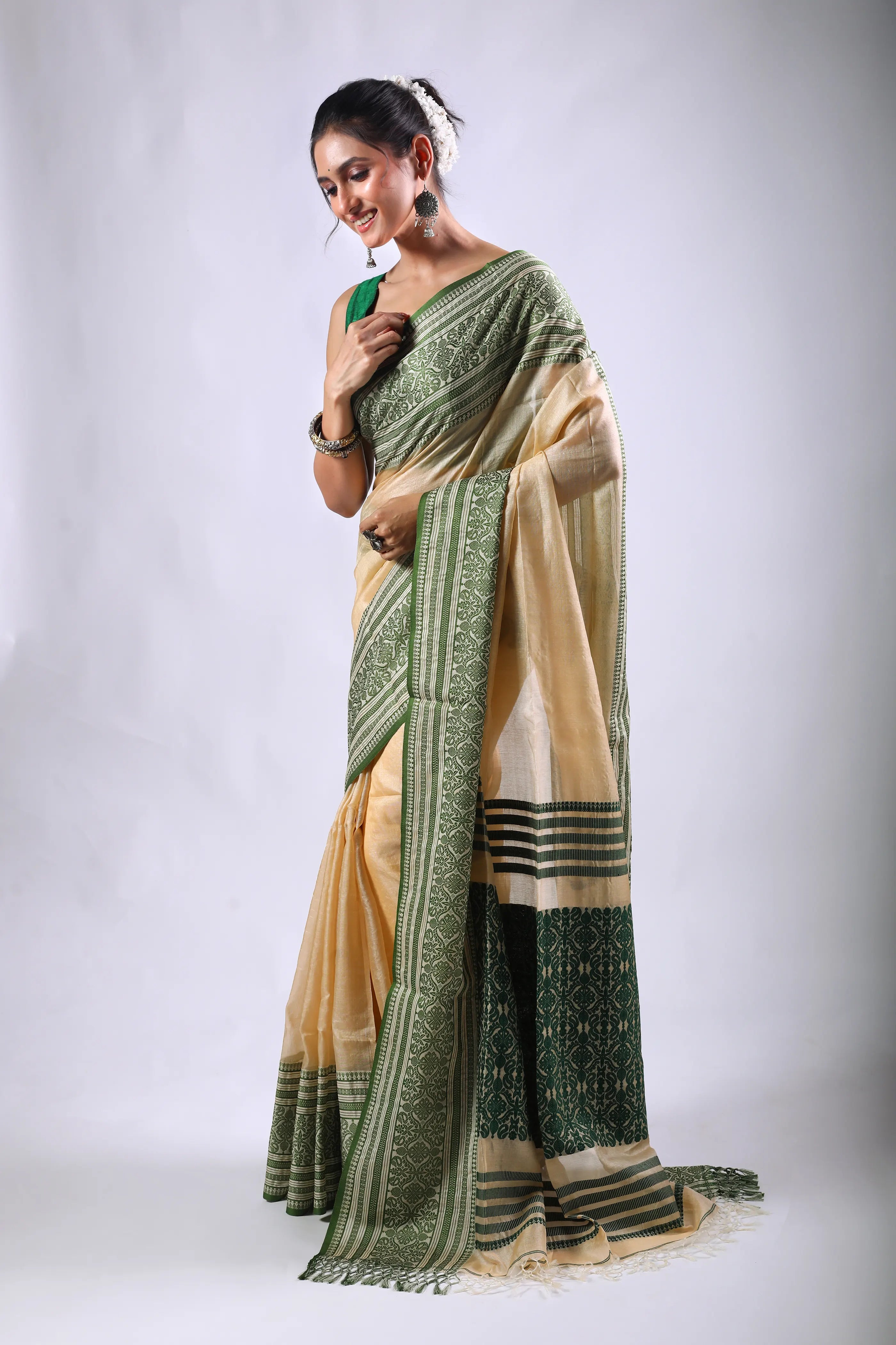 Bottle Green Offwhite Tussar Saree With Blouse Piece