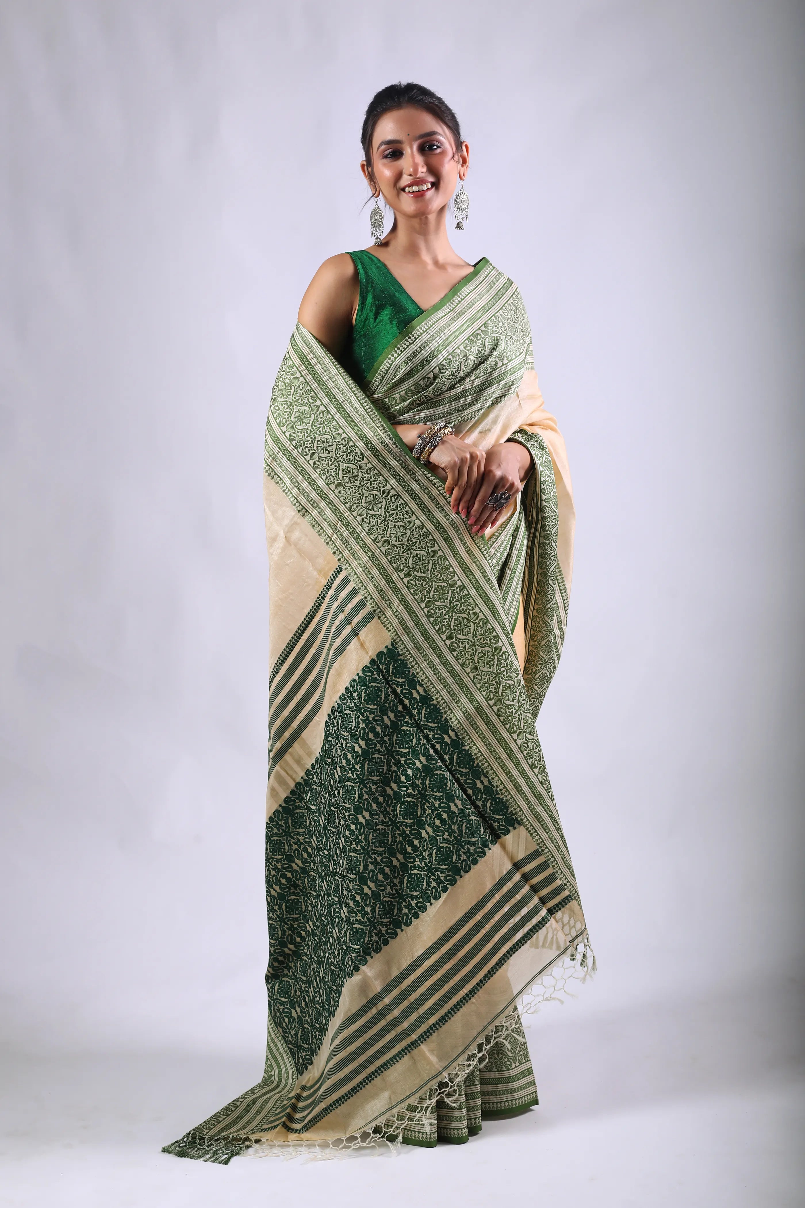 Bottle Green Offwhite Tussar Saree With Blouse Piece