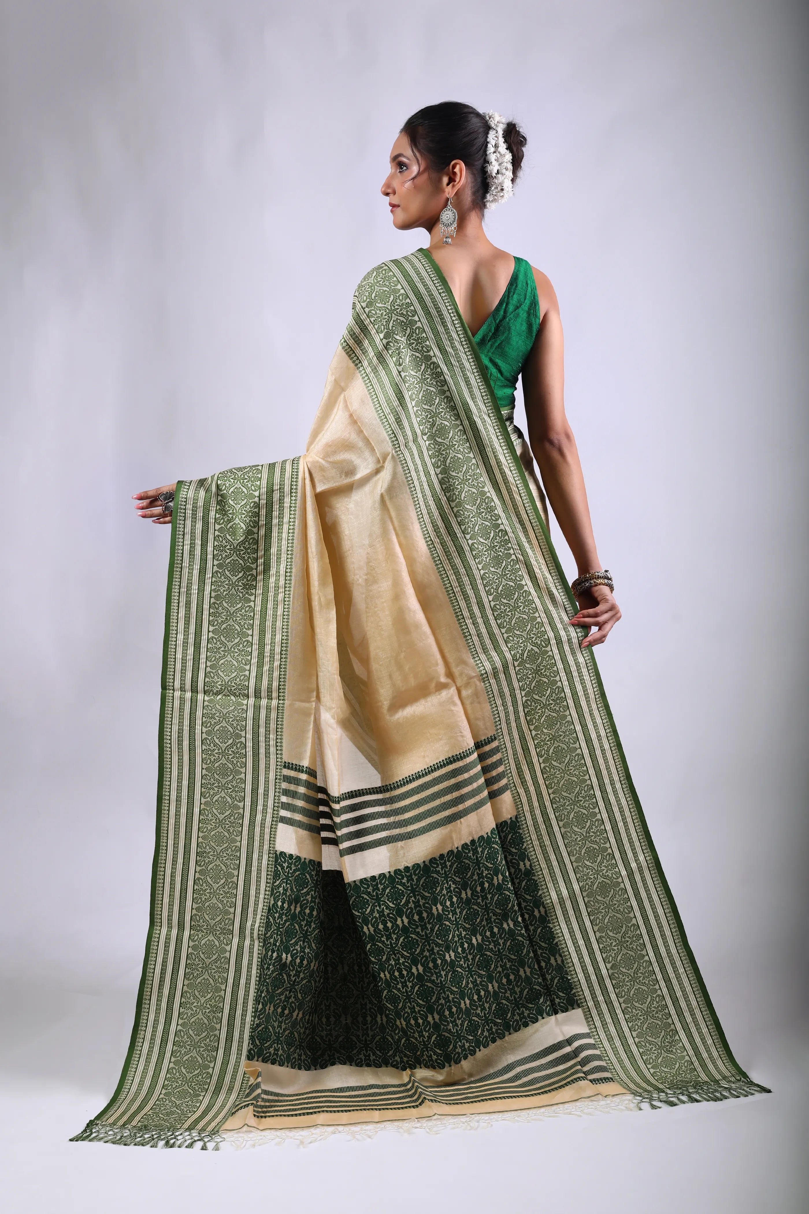 Bottle Green Offwhite Tussar Saree With Blouse Piece