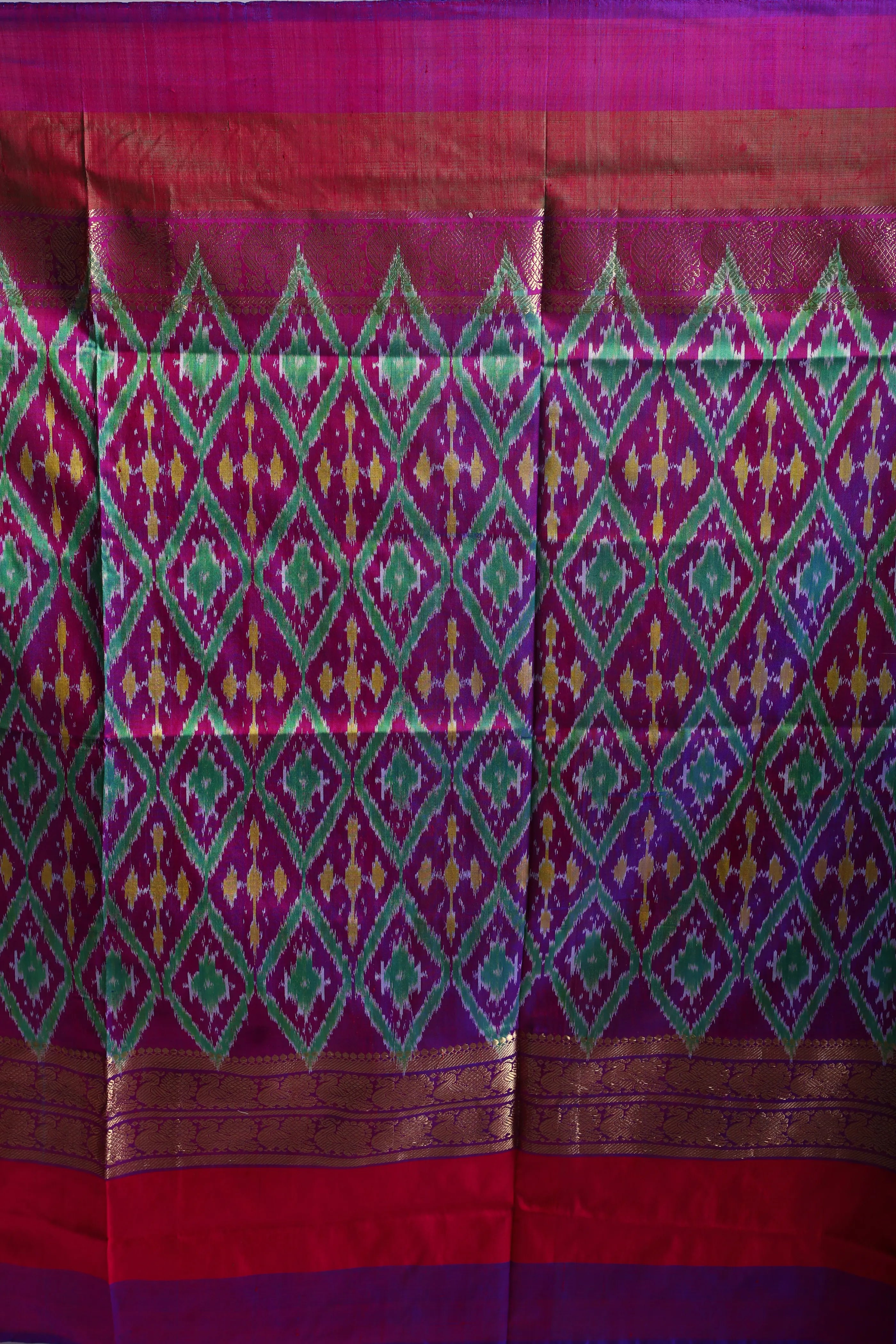 White Pochampally Silk Saree With Blouse Piece