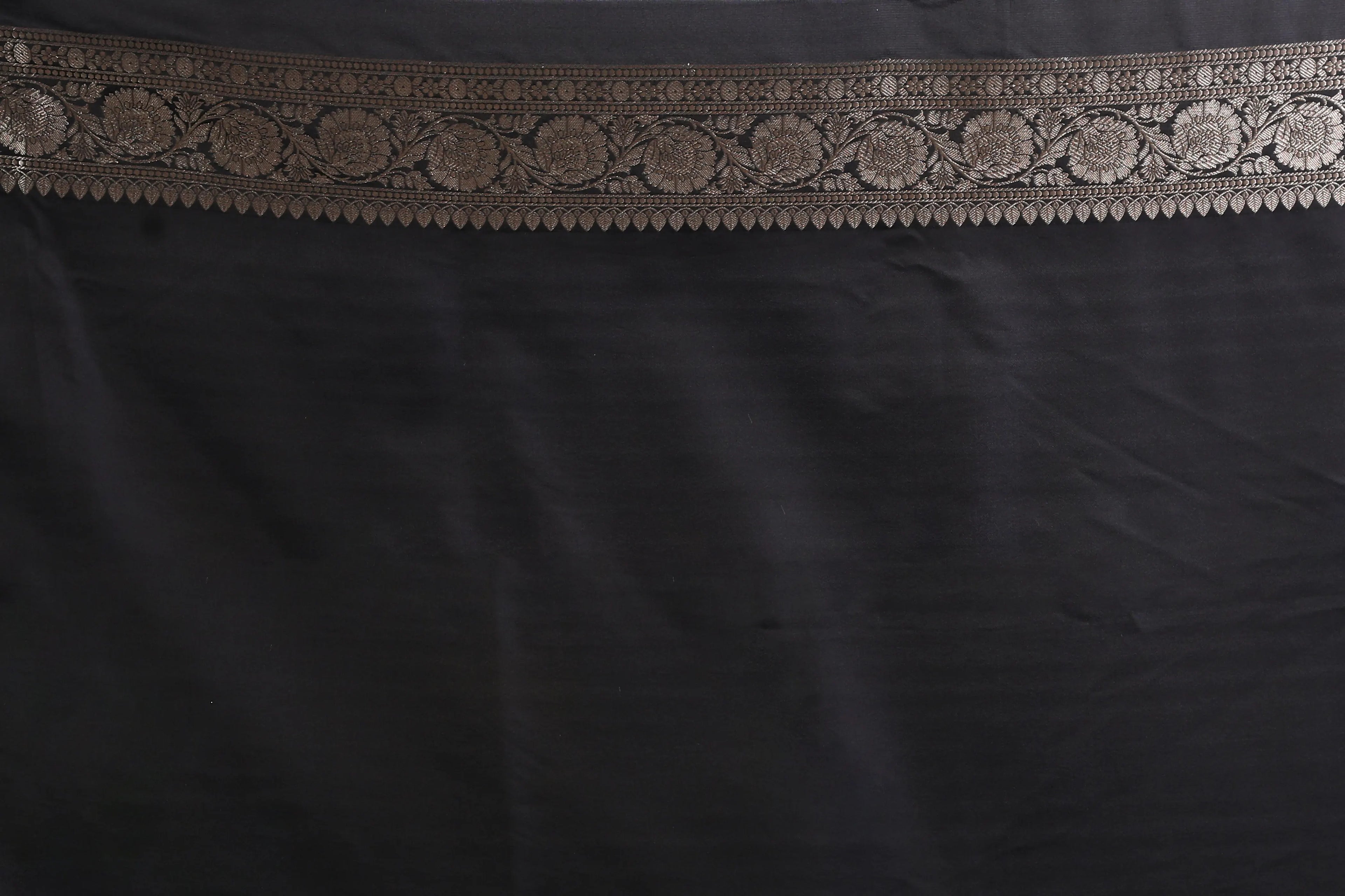 Black Semi Mashru Saree With Blouse Piece