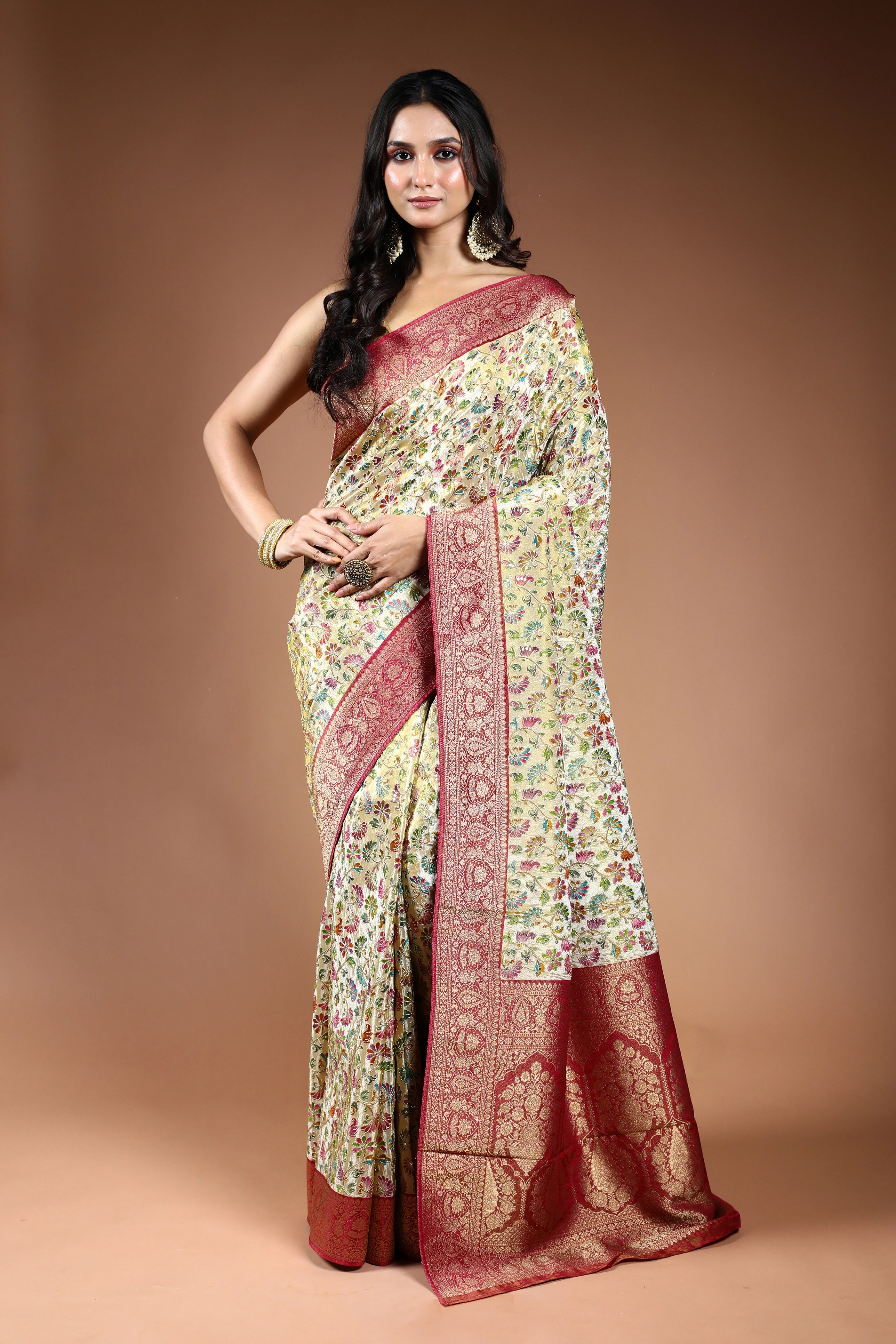 Offwhite Semi Tissue Kani Aari Work Saree With Blouse Piece