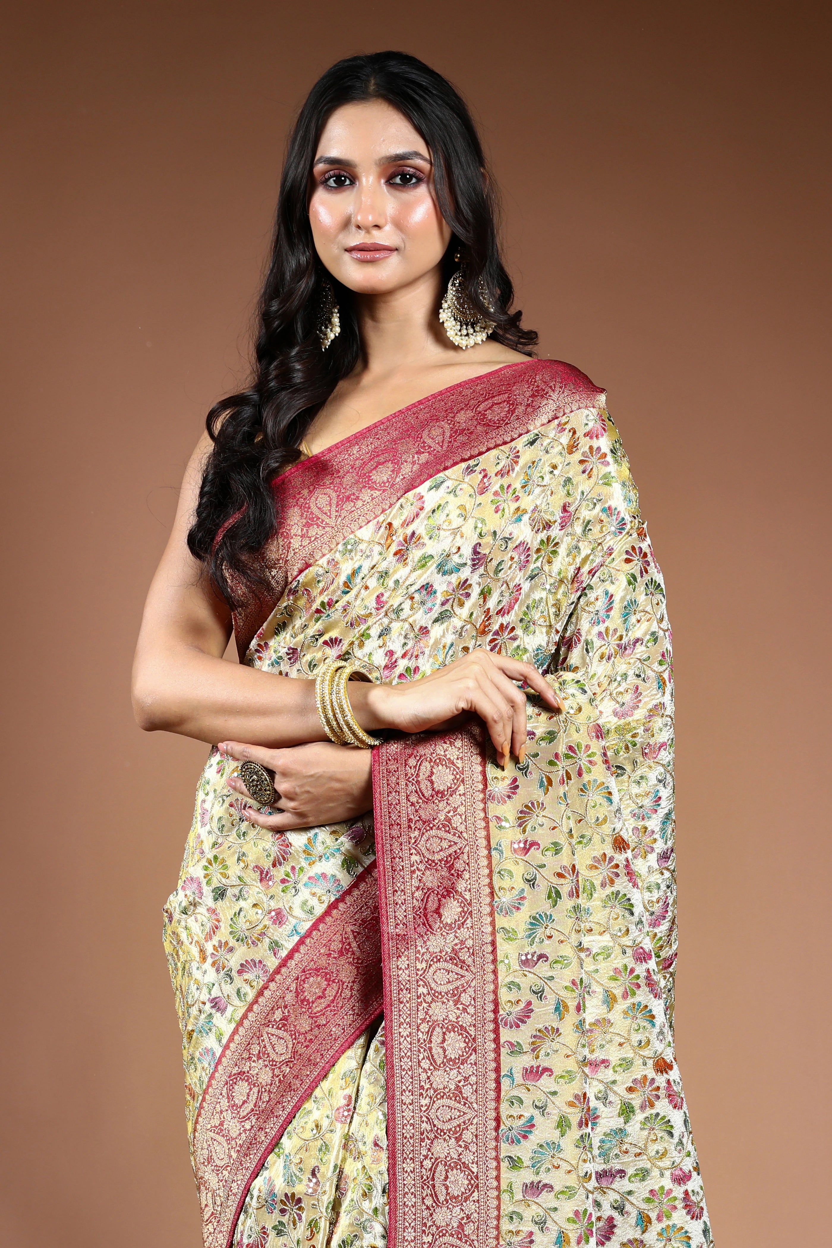 Offwhite Semi Tissue Kani Aari Work Saree With Blouse Piece