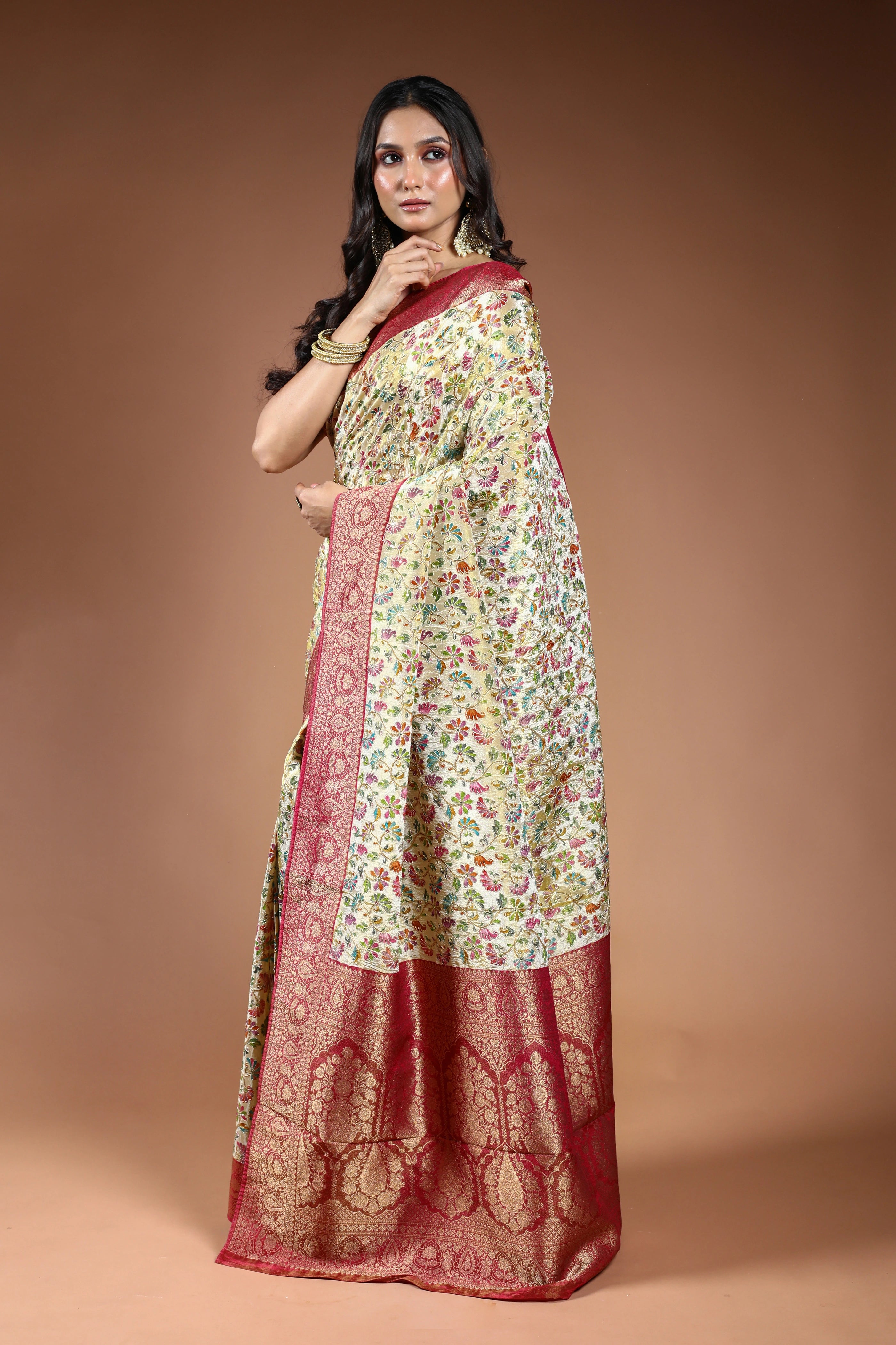 Offwhite Semi Tissue Kani Aari Work Saree With Blouse Piece