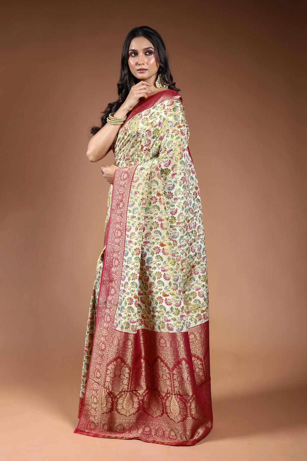 Offwhite Semi Tissue Kani Aari Work Saree With Blouse Piece
