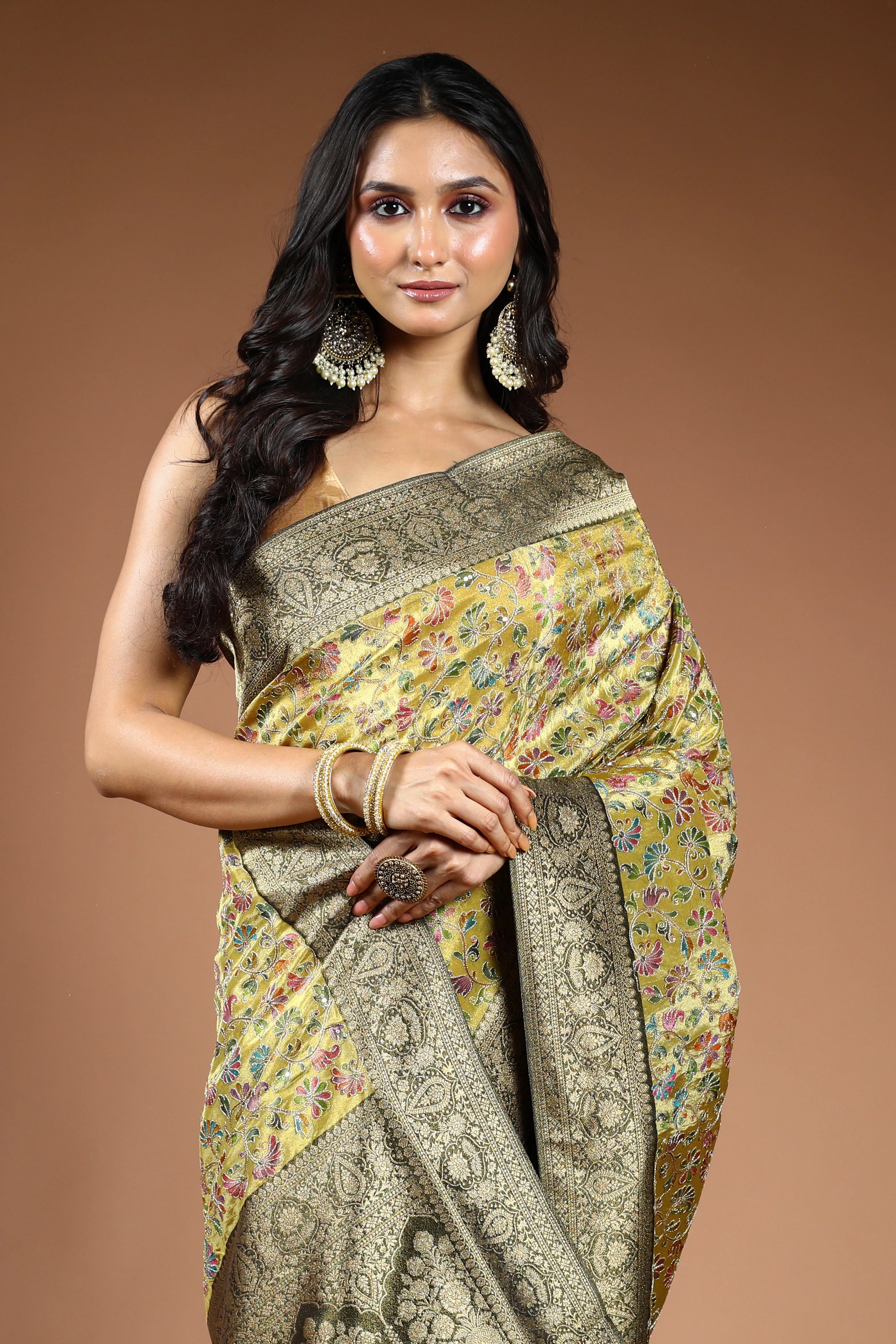Pistagreen Semi Tissue Kani Aari Work Saree With Blouse Piece