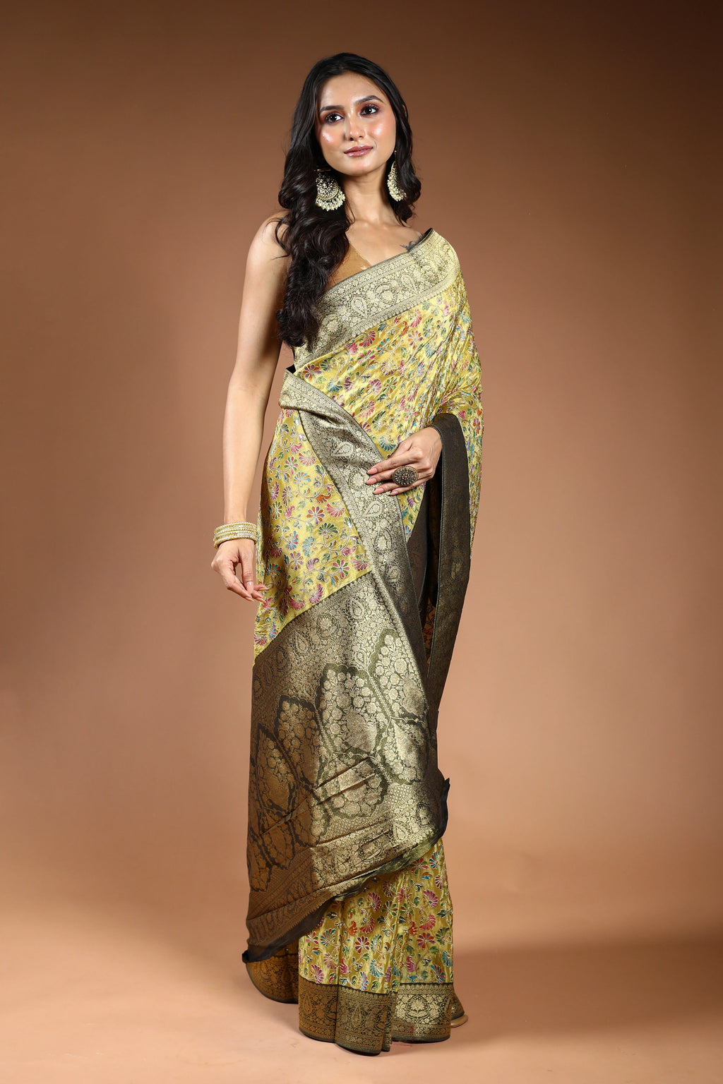 Pistagreen Semi Tissue Kani Aari Work Saree With Blouse Piece