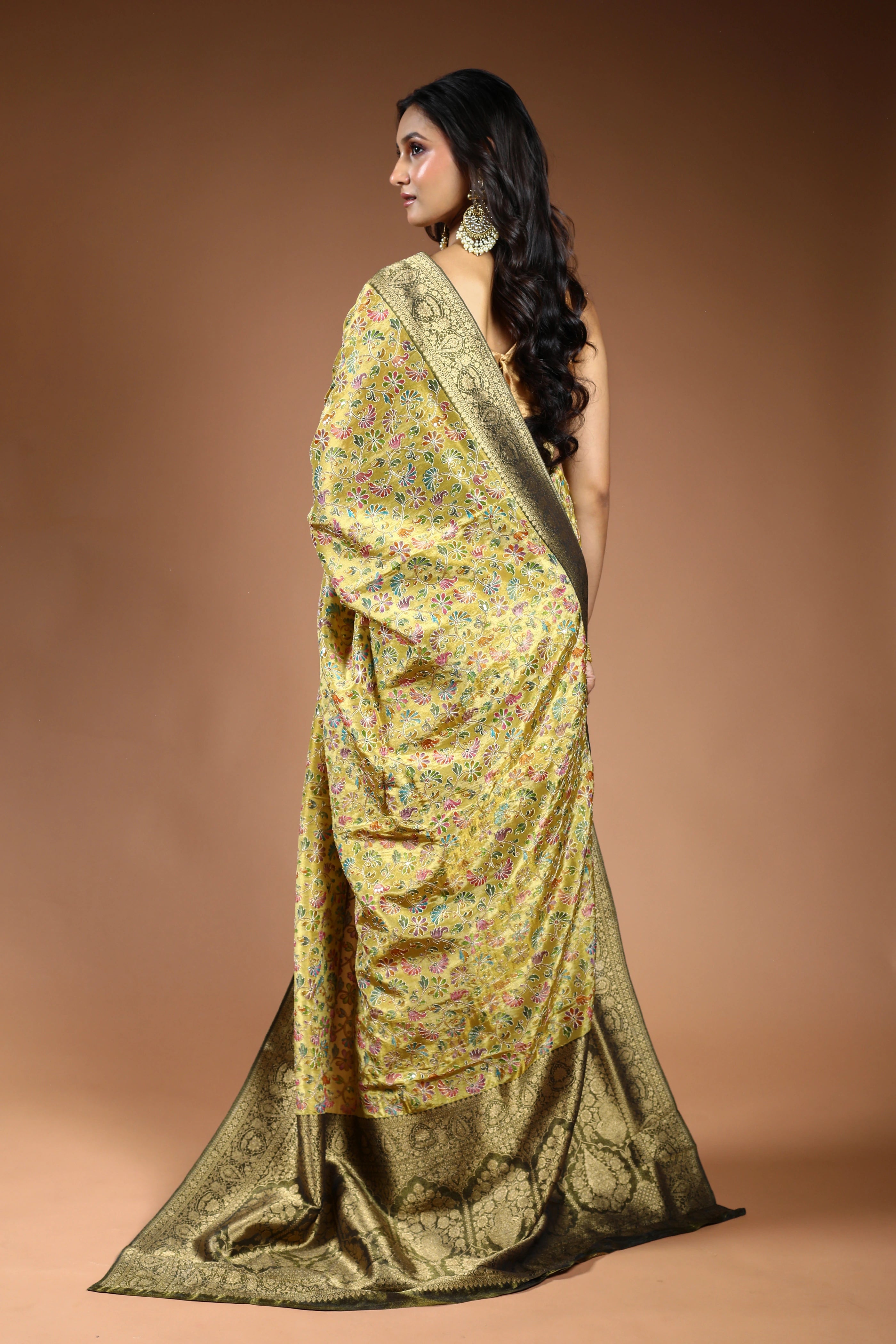 Pistagreen Semi Tissue Kani Aari Work Saree With Blouse Piece