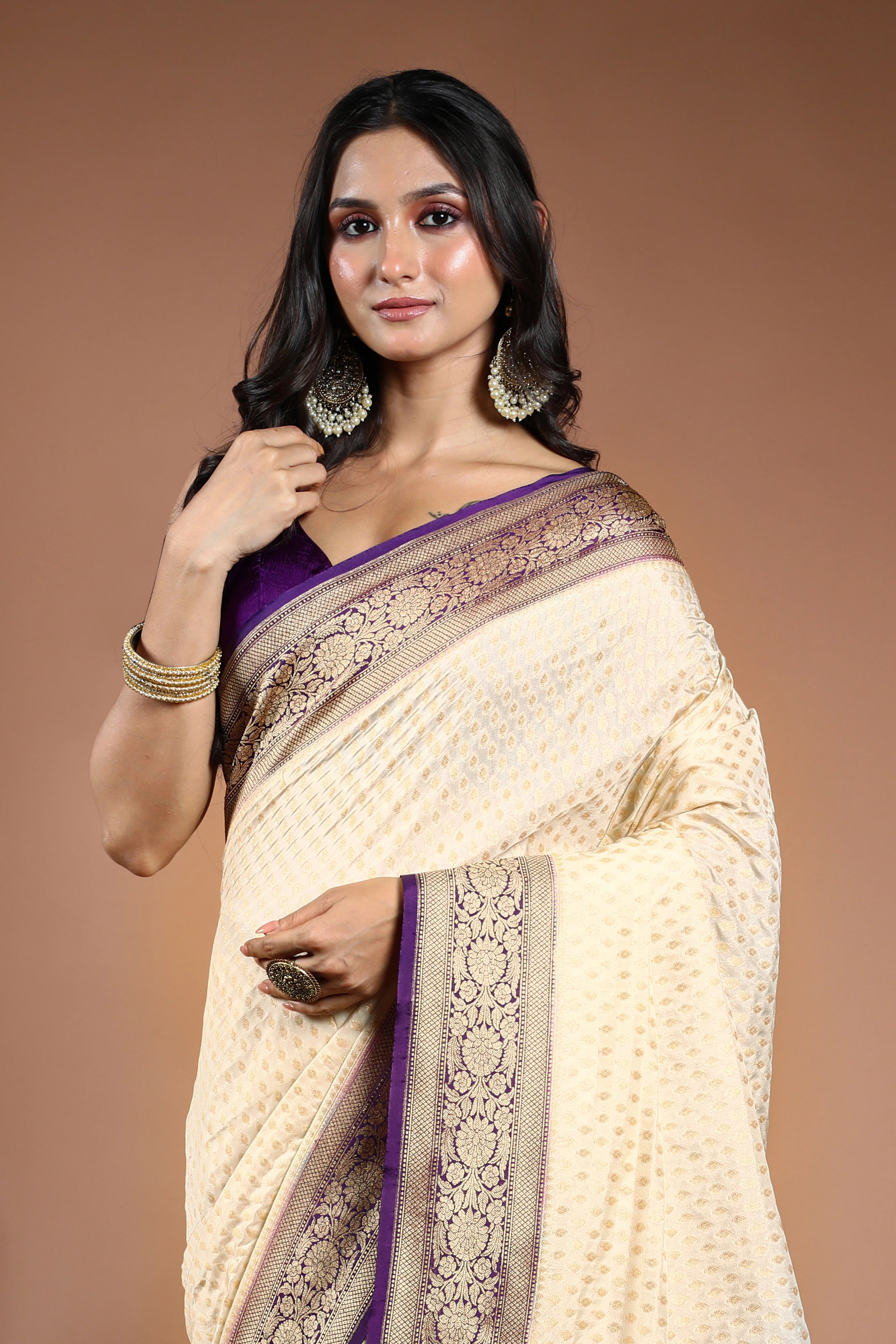 Offwhite Semi Crepe Banarasi Saree With Blouse Piece