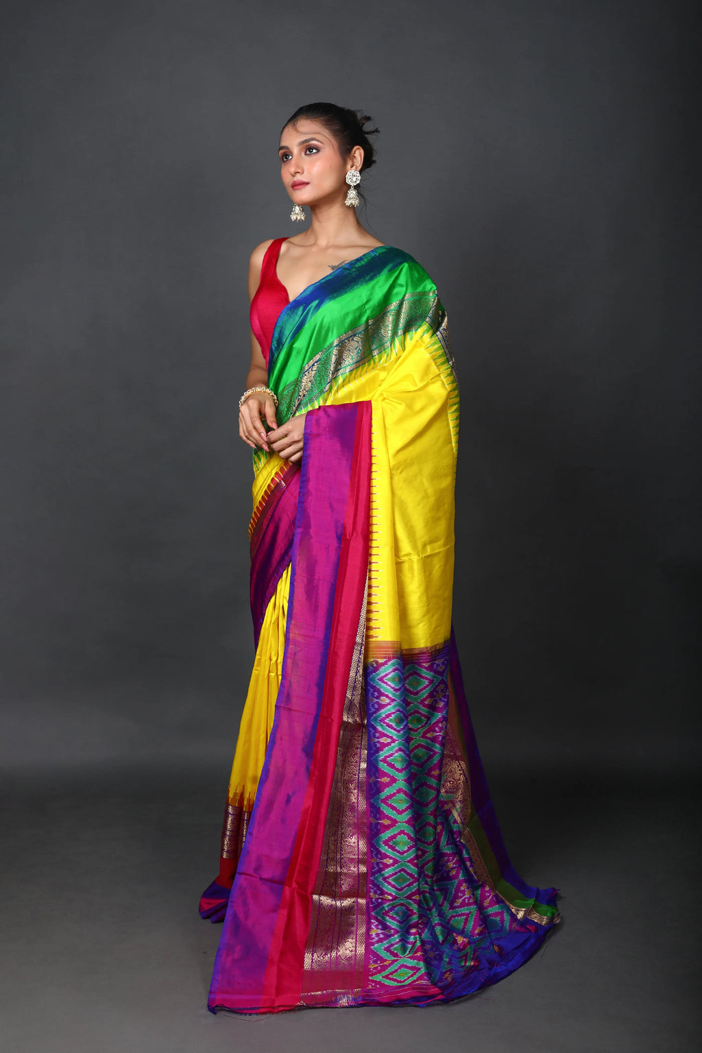 Yellow Pochampally Silk Saree With Blouse Piece