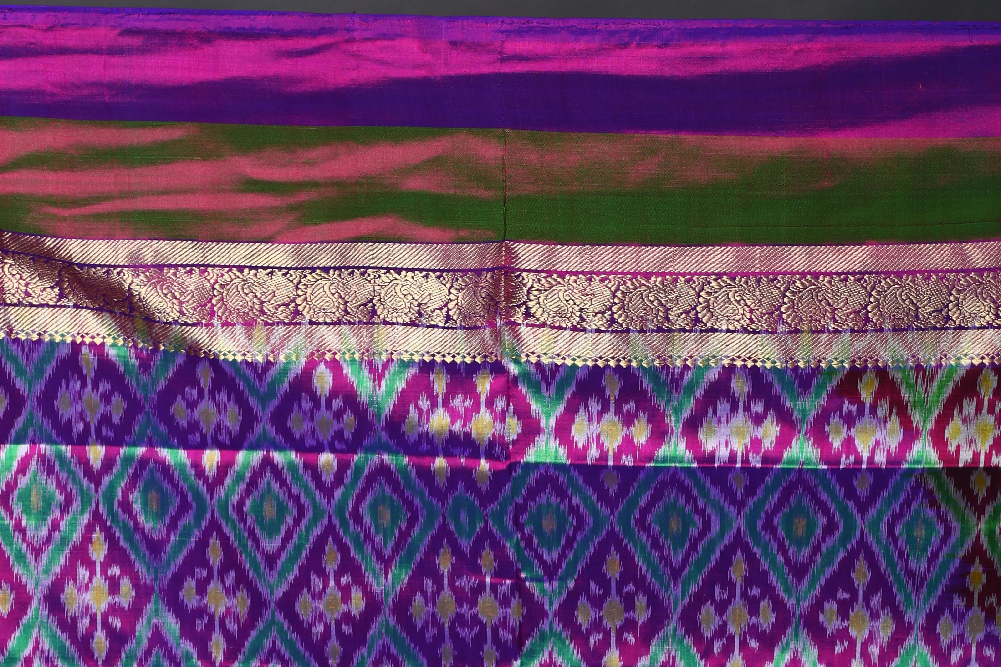 Royal Blue Pochampally Silk Saree With Blouse Piece